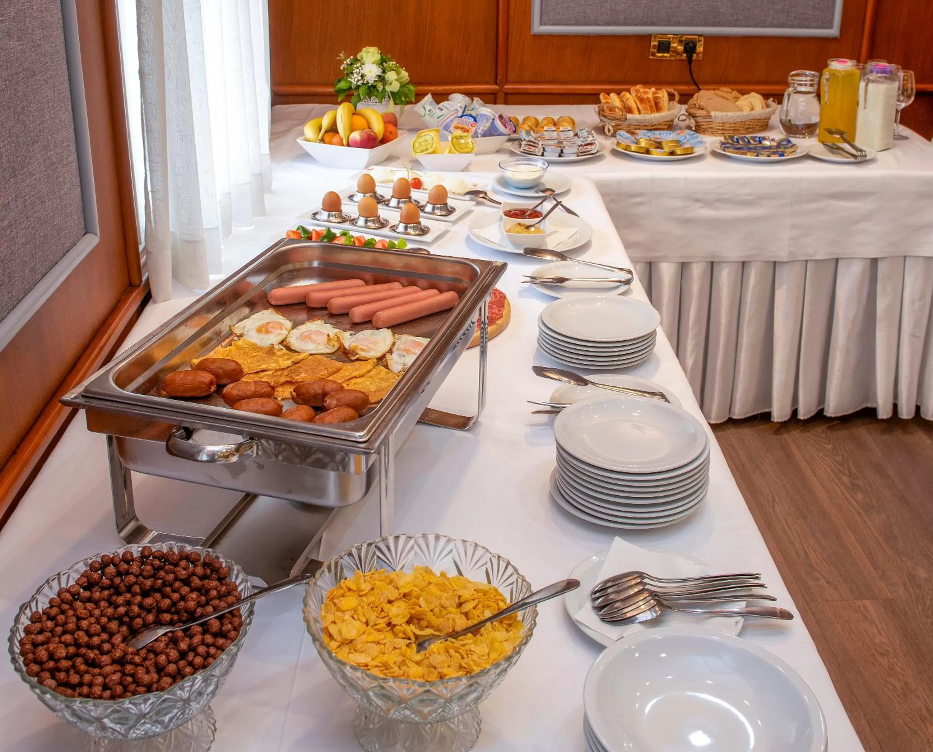 Buffet breakfast, Food in B&B Garestin