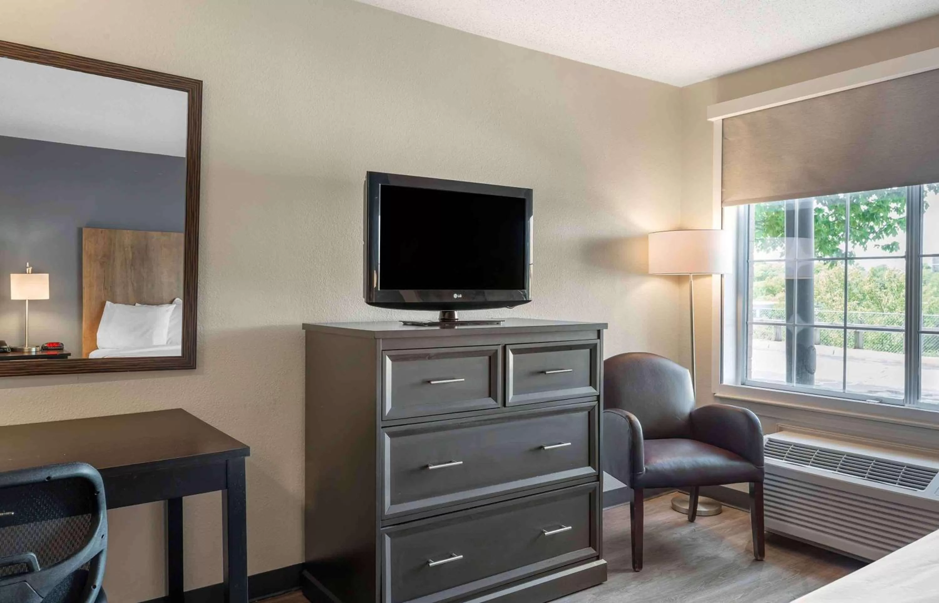 Bedroom in Extended Stay America Suites - Boston - Burlington
