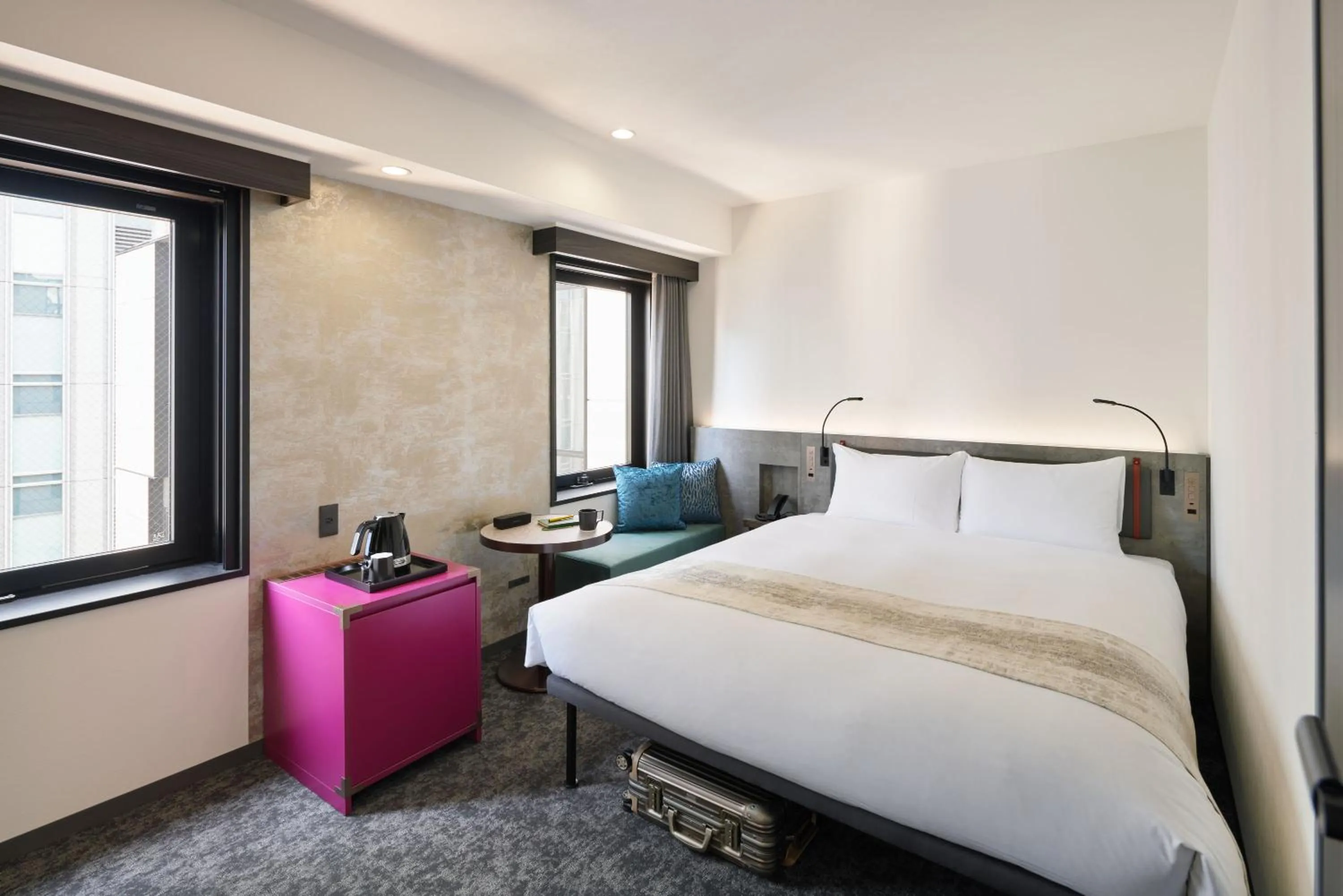 Photo of the whole room, Bed in the b ginza