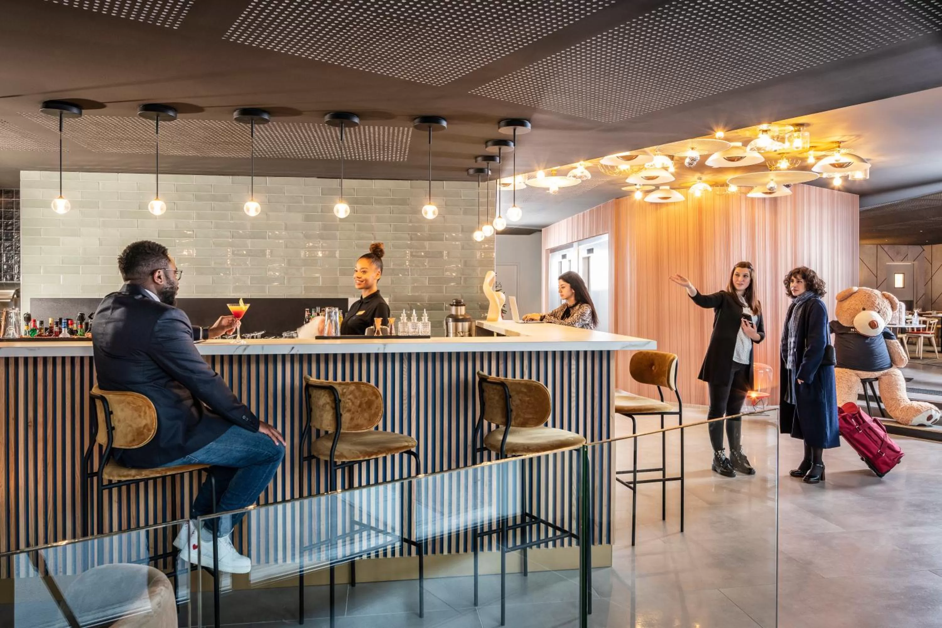 Lobby or reception in Novotel Paris 20 Belleville