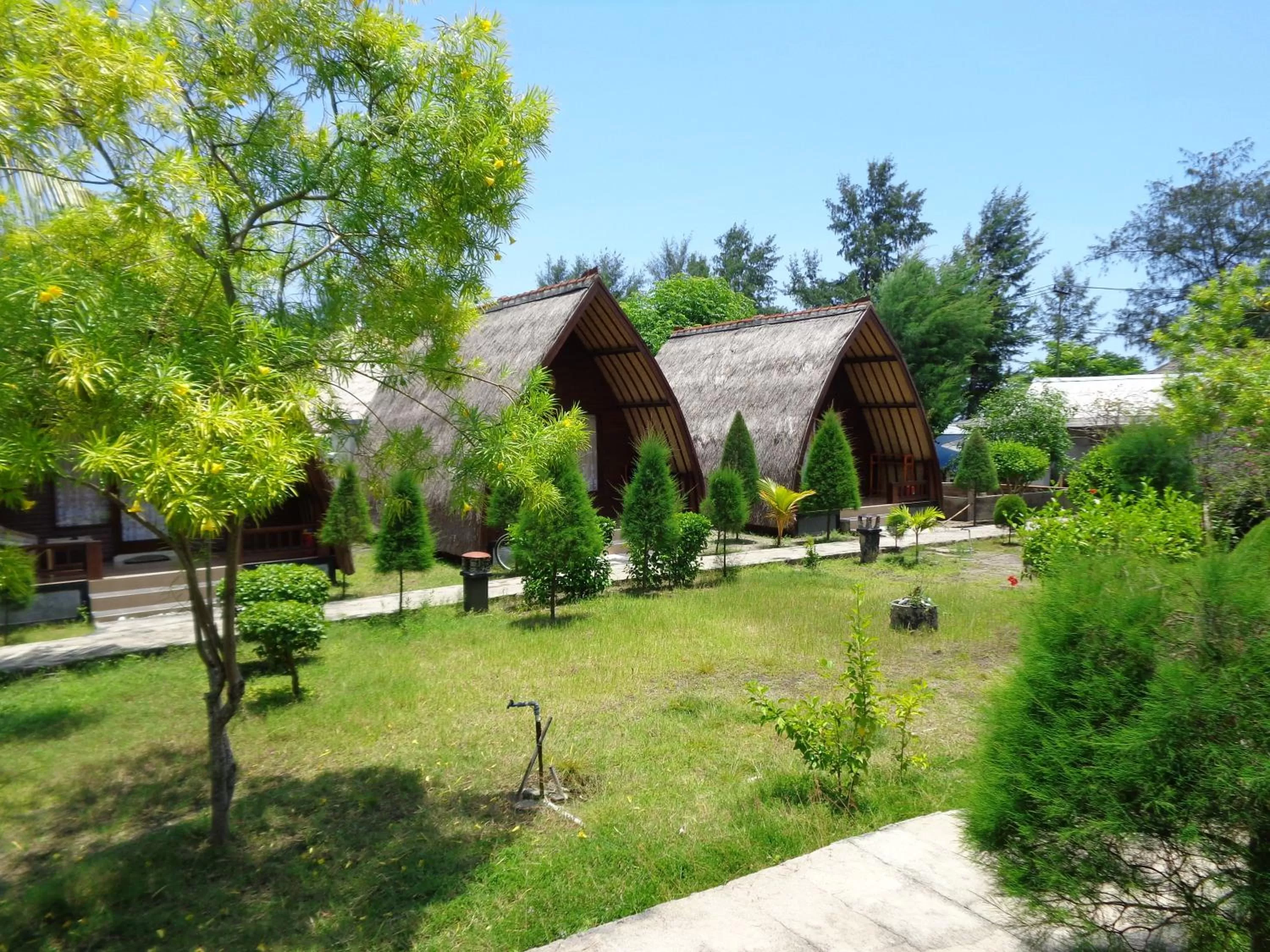 Facade/entrance, Garden in Sandy Beach Bungalows