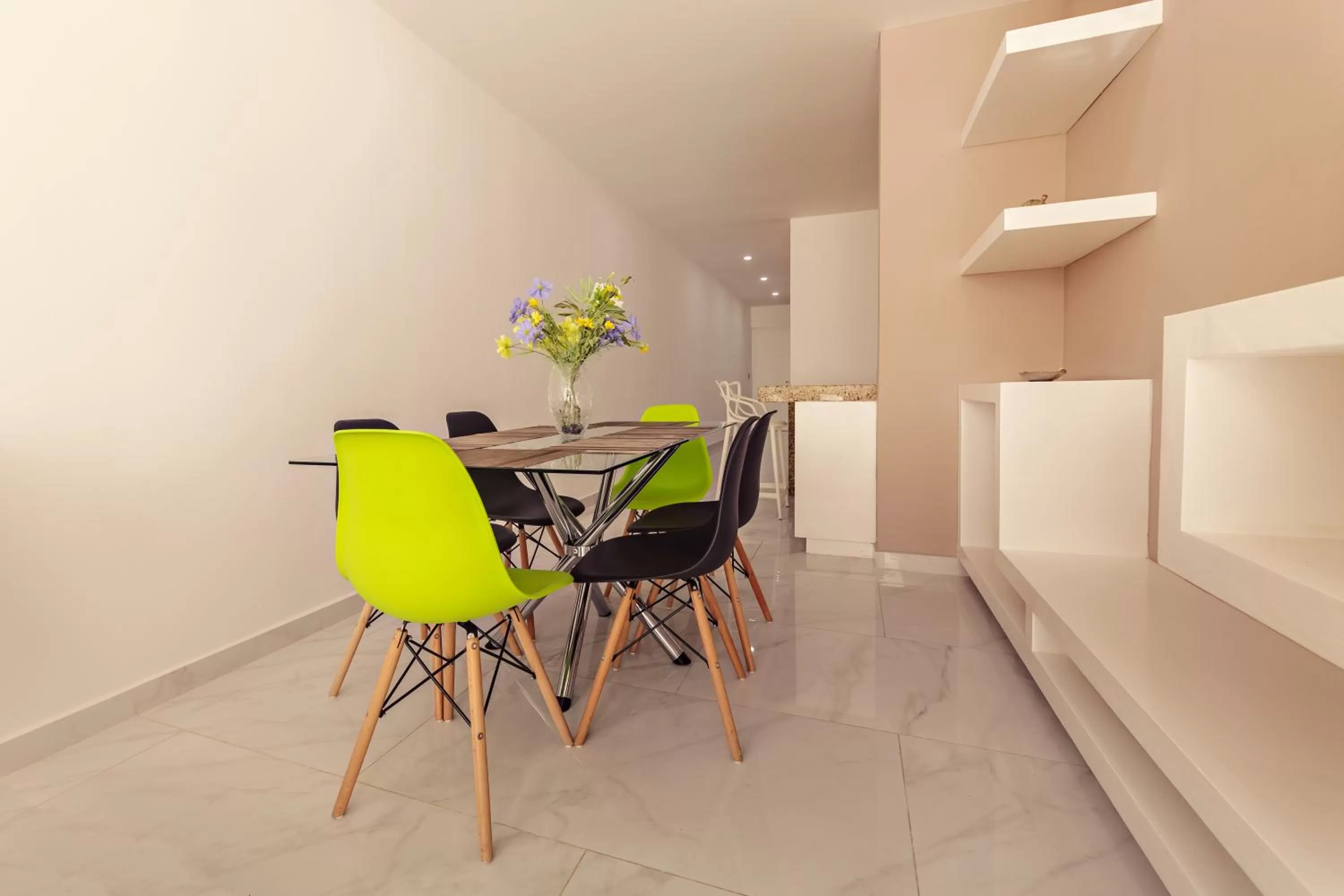 Dining area in Mararena Family Apartments & Long Stay Living - Steps from 5th Avenue