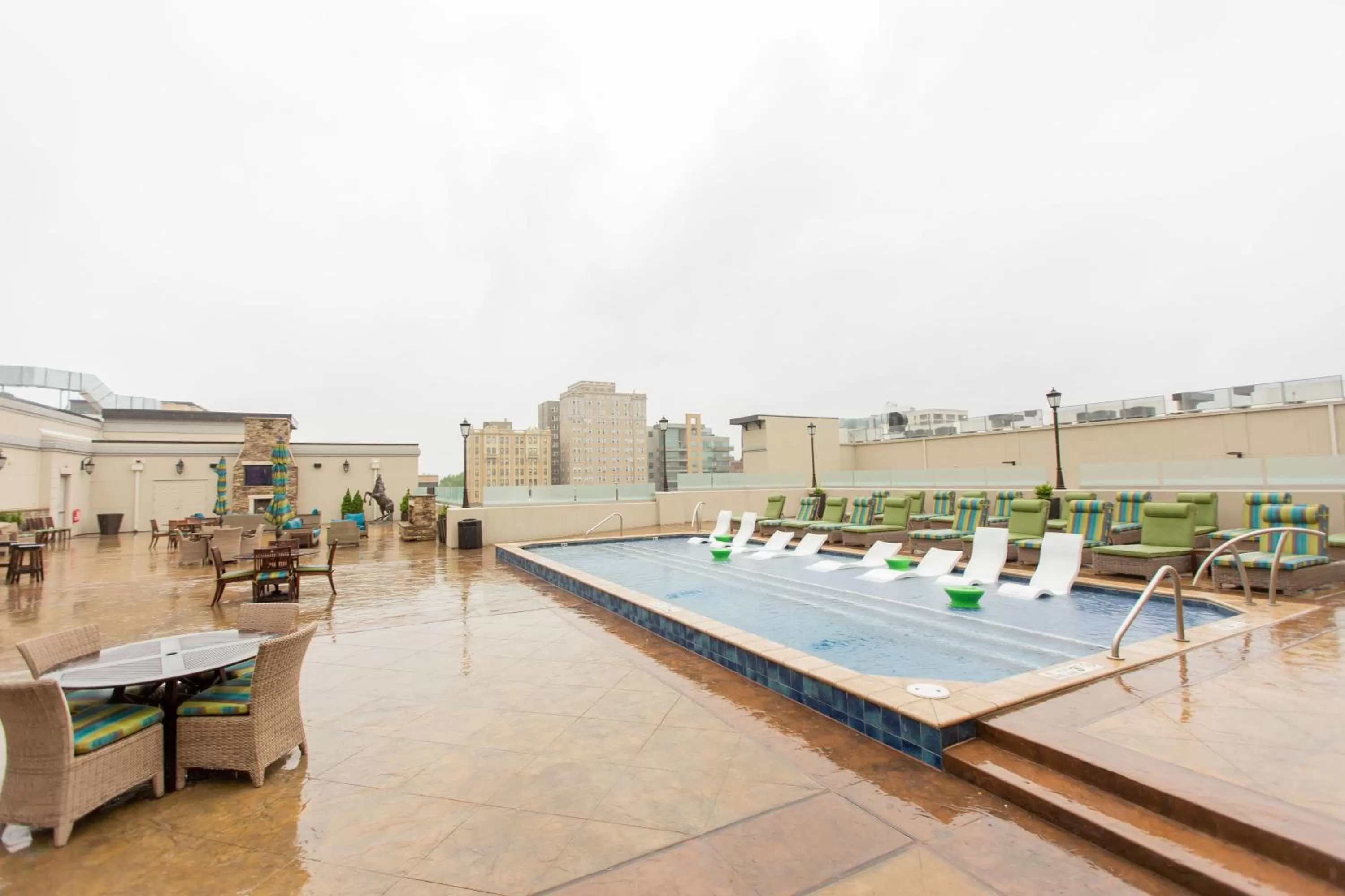 Swimming Pool in Kasa Central West End St Louis