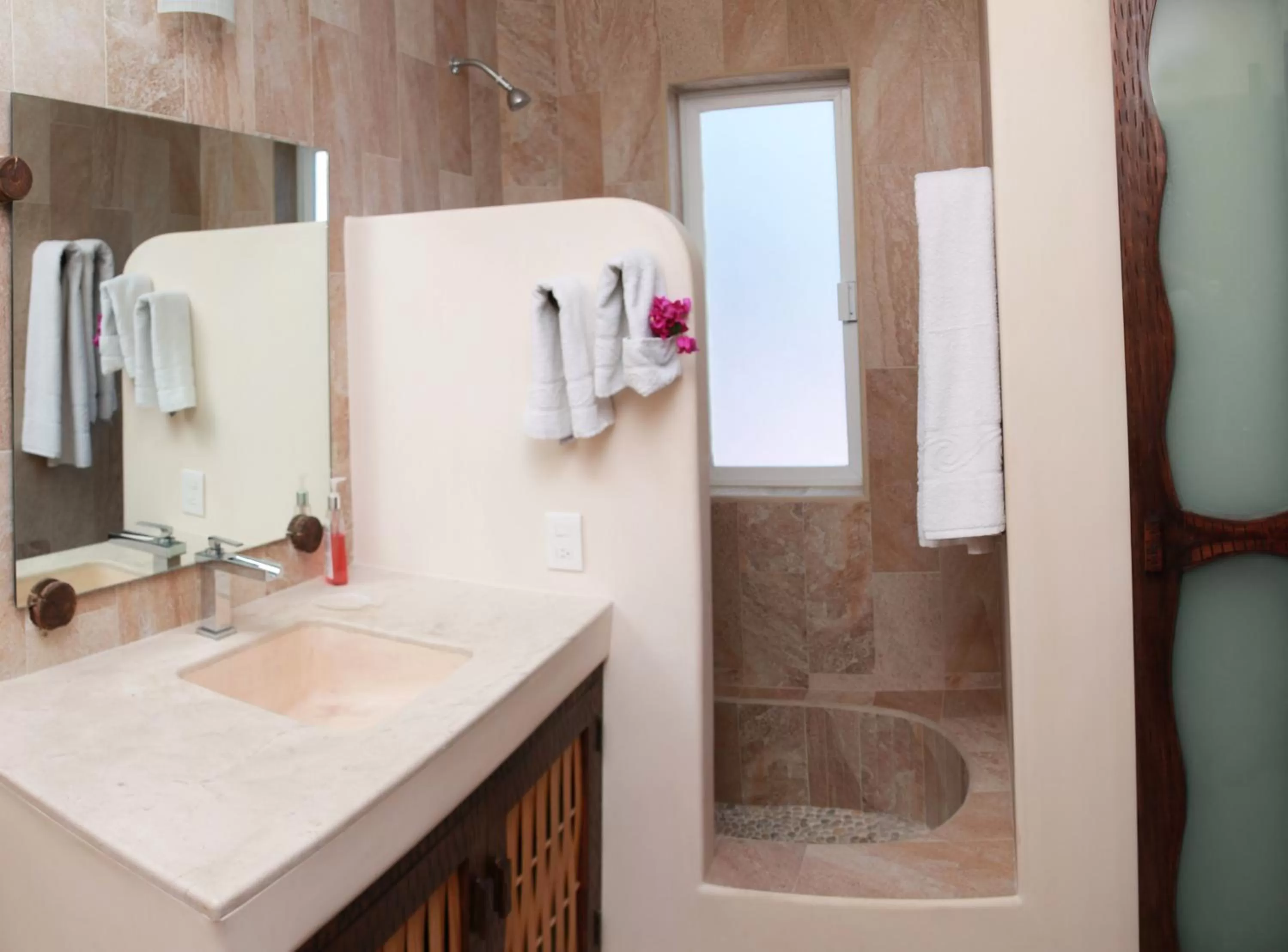 Bathroom in Ceiba Studios