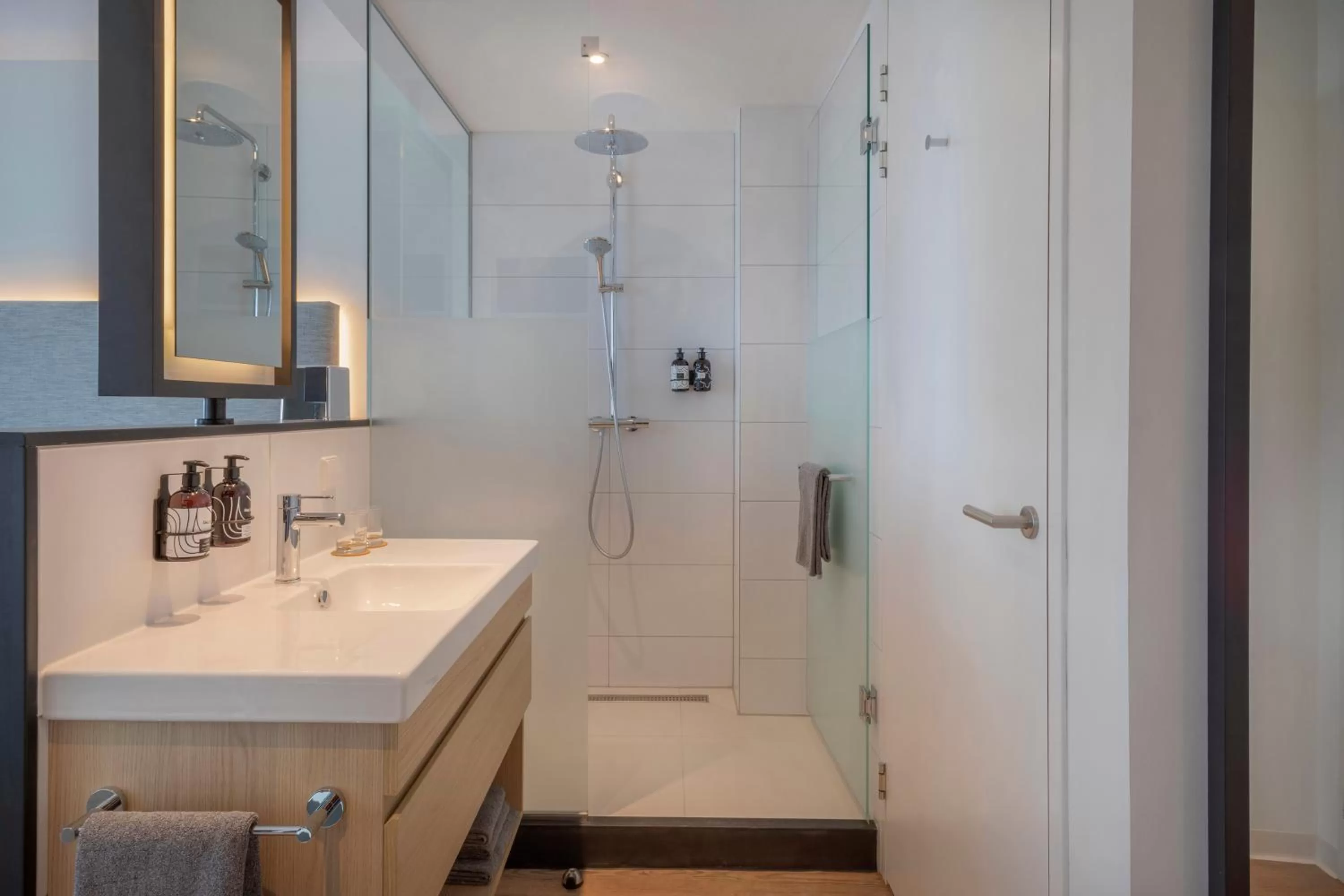 Shower in INNSiDE by Meliá Amsterdam