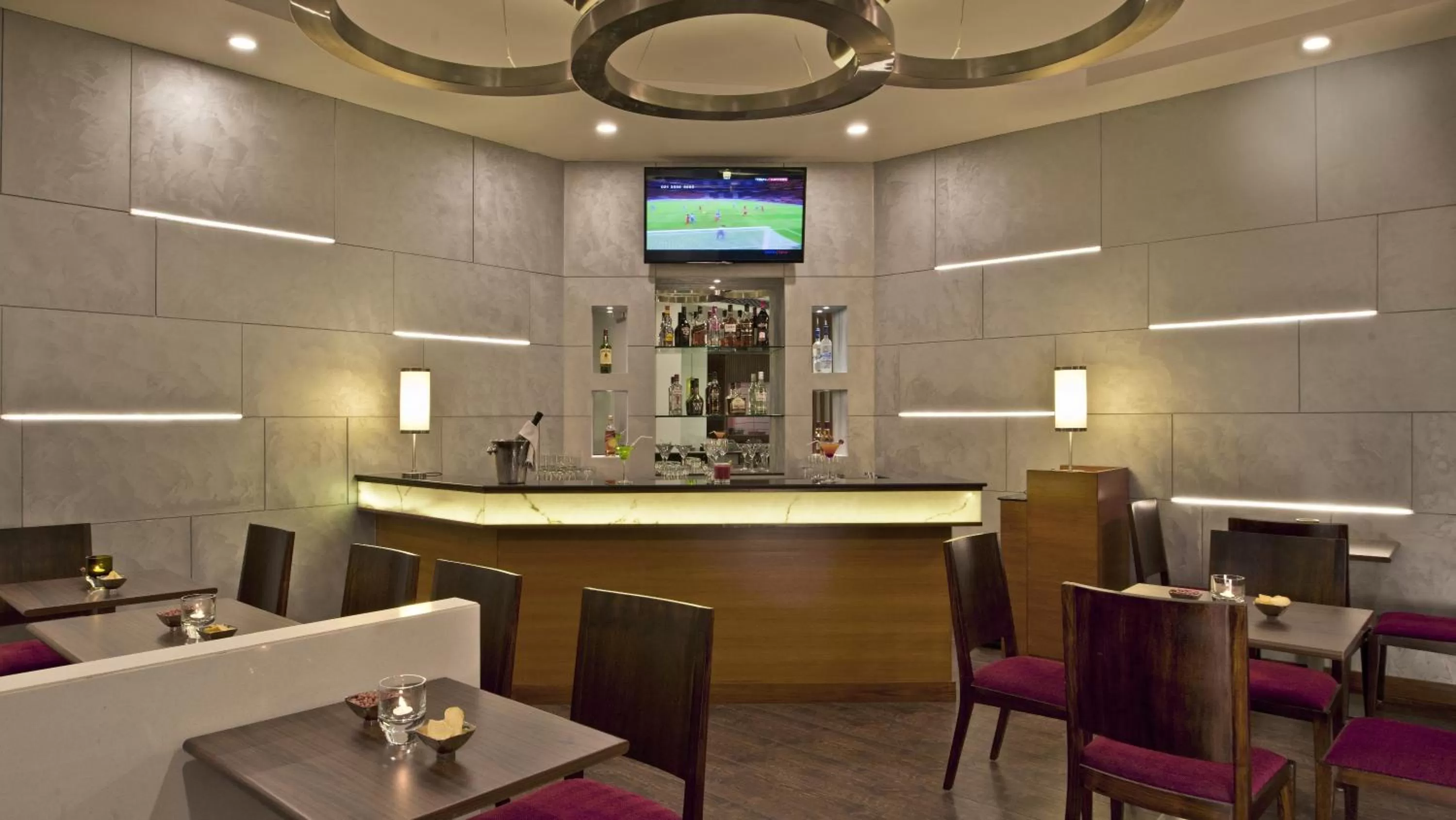 Lounge or bar in Nirwana Hometel Jaipur- A Sarovar Hotel