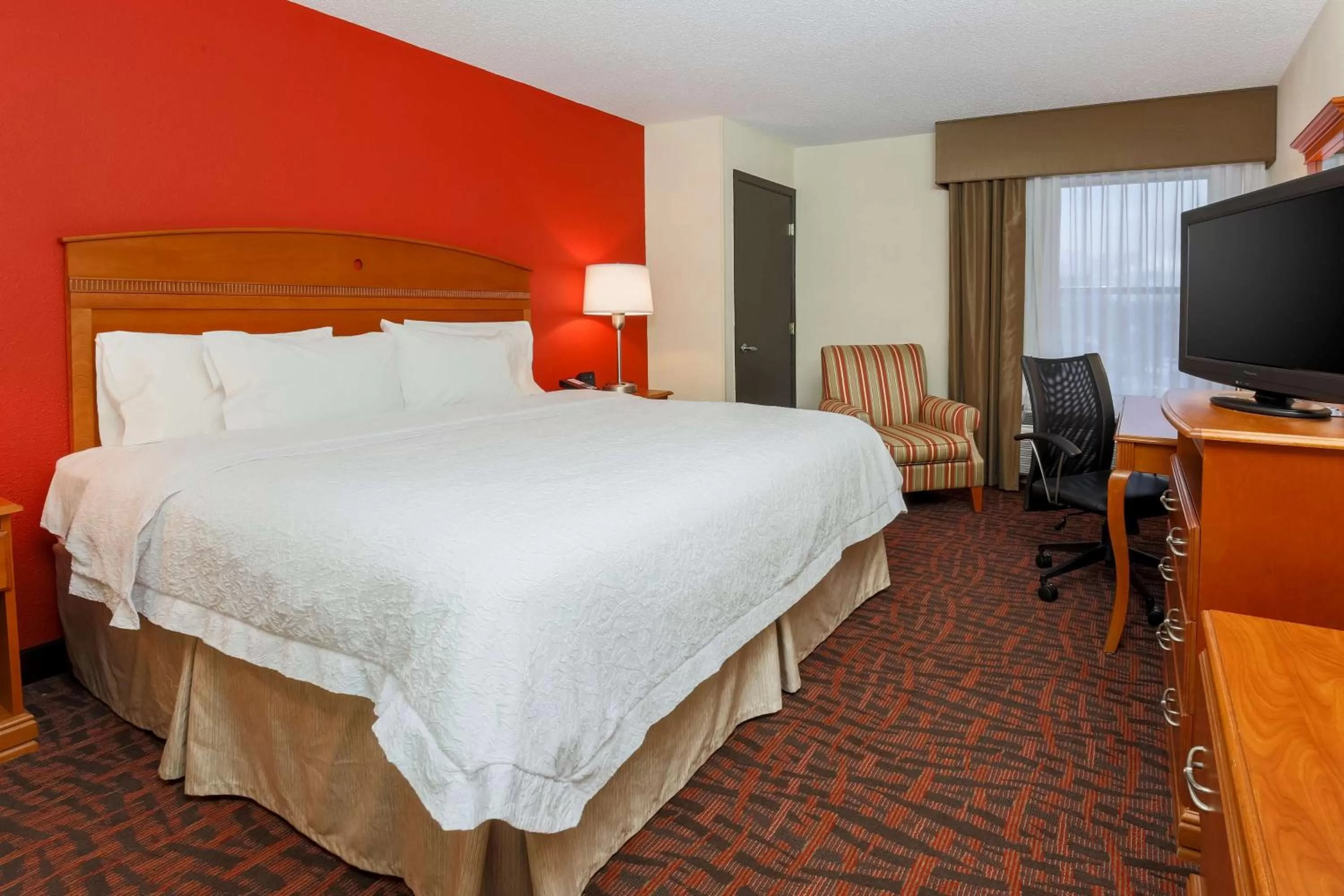 Bed in Hampton Inn Dayton/Fairborn