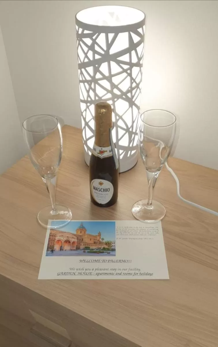 GARDEN HOUSE: APARTMENTS AND ROOMS FOR HOLIDAYS