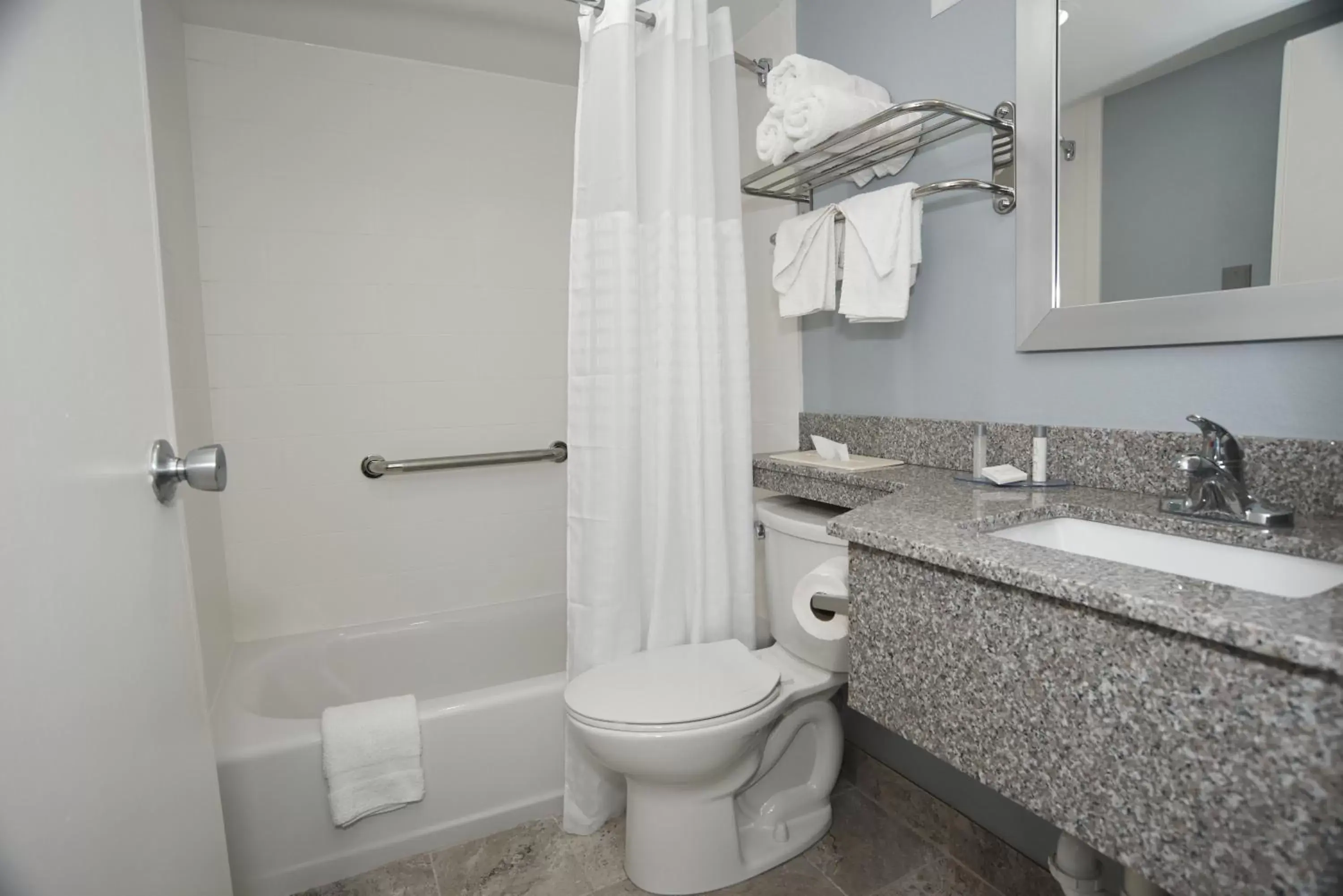 Standard Queen Room with Two Queen Beds in Falmouth Inn Standard Queen Room with Two Queen Beds in Falmouth Inn