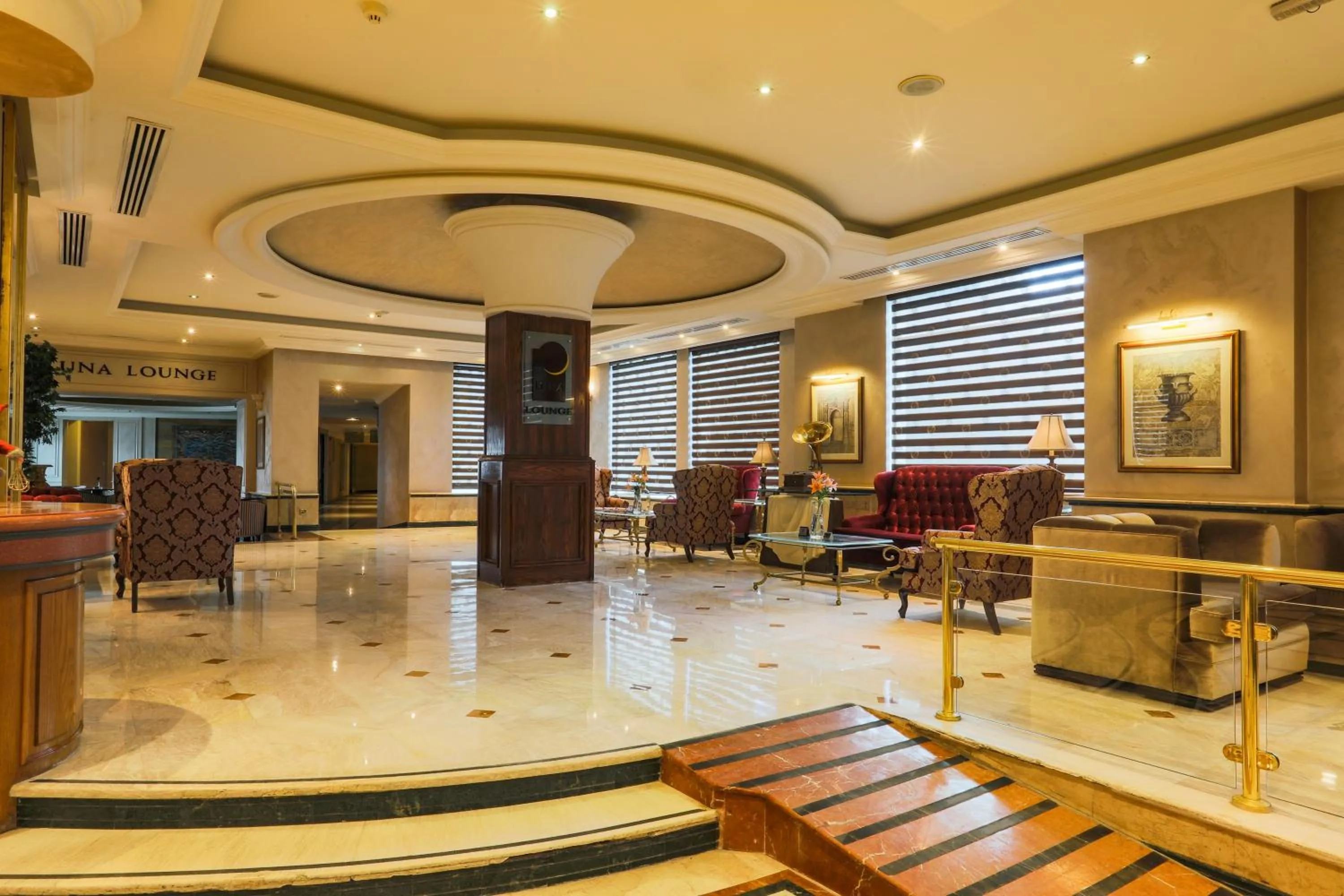 Lounge or bar in Bristol Hotel