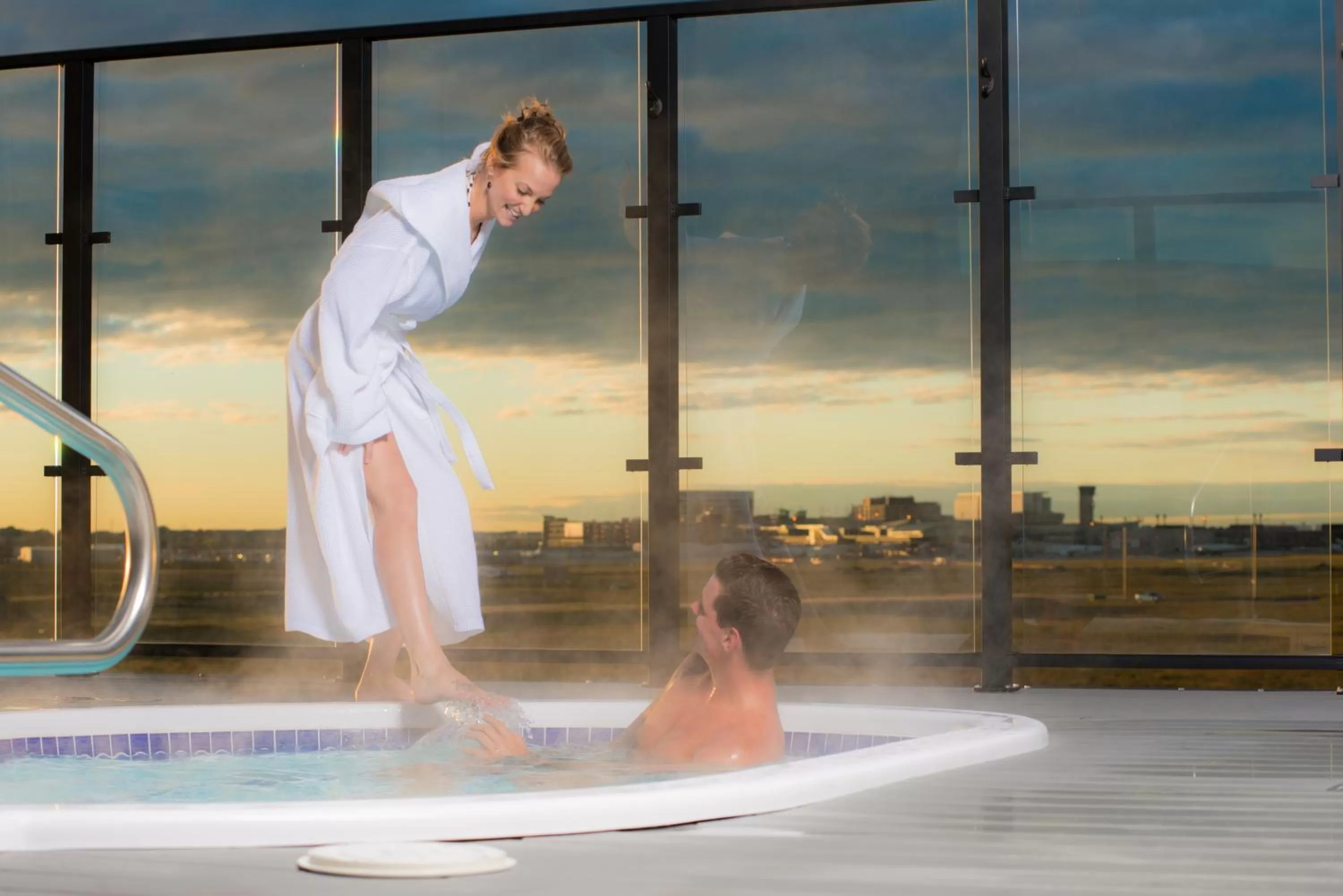 Hot Tub in Applause Hotel Calgary Airport by CLIQUE