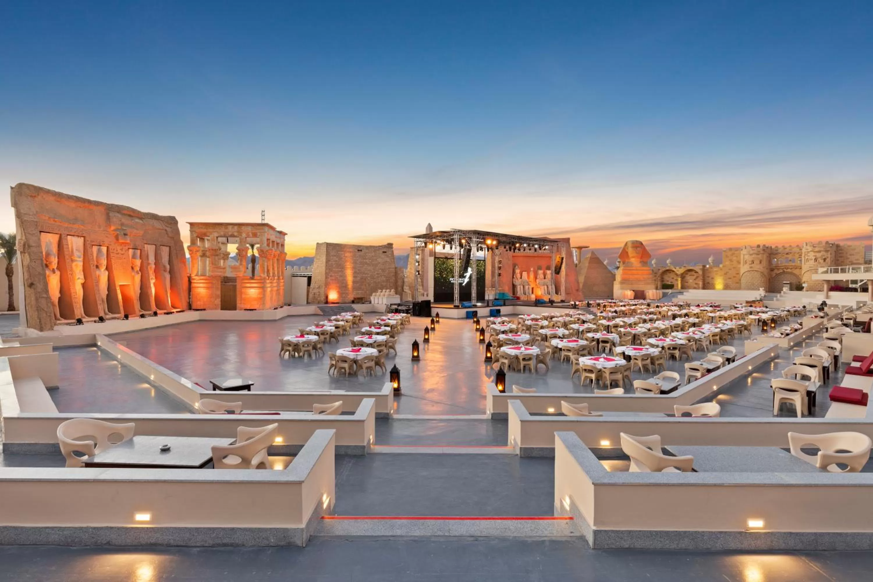 Evening entertainment in Pickalbatros Aqua Park Sharm El Sheikh