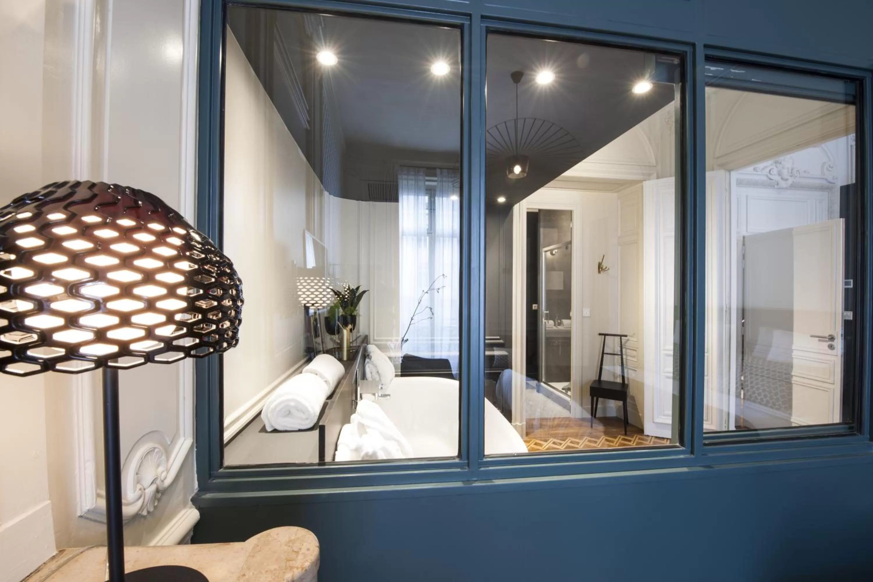 Bathroom, Bed in MiHotel Gailleton