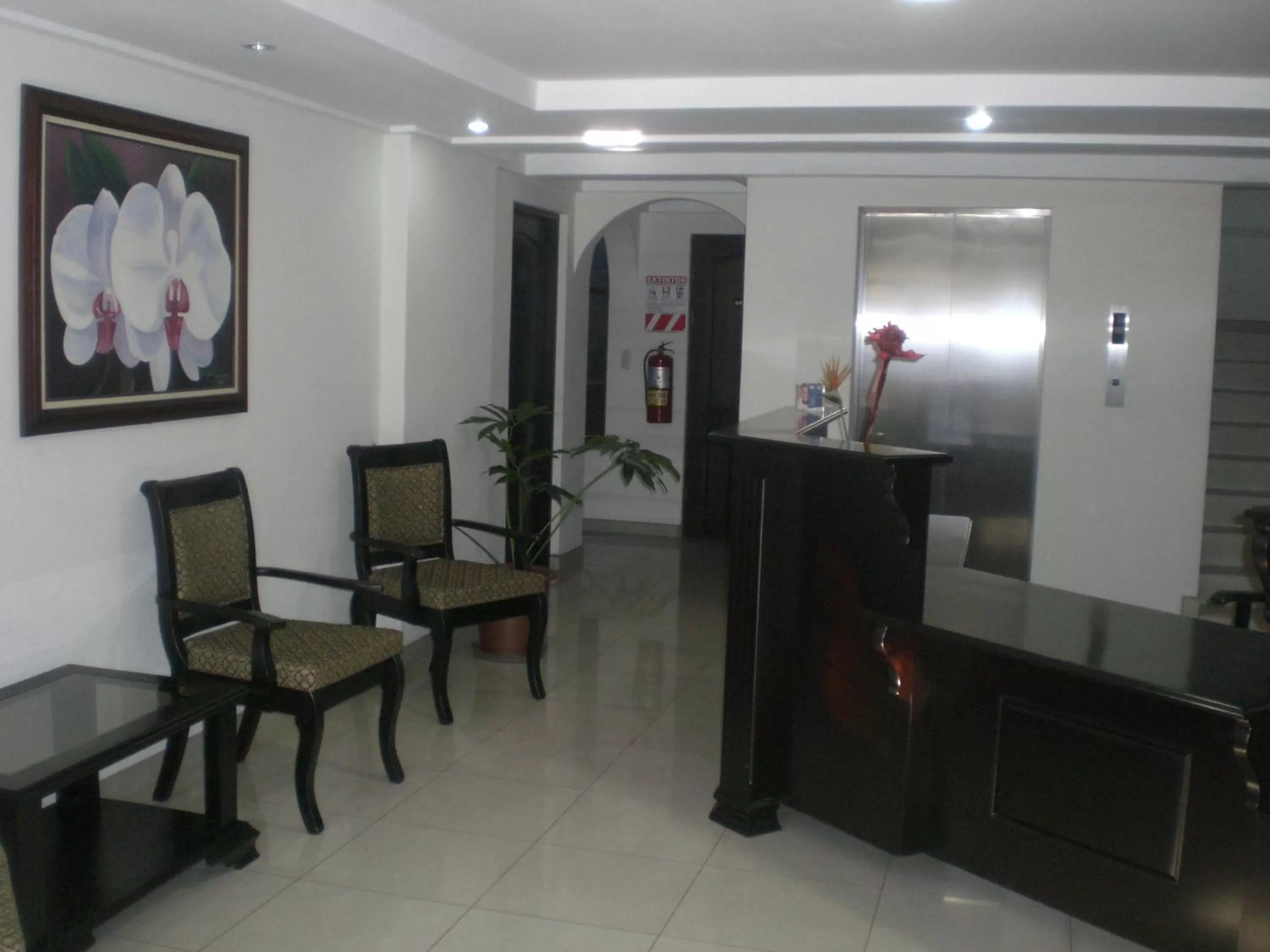 Lobby or reception in Hotel Plaza Real Suites & Apartments San Jose