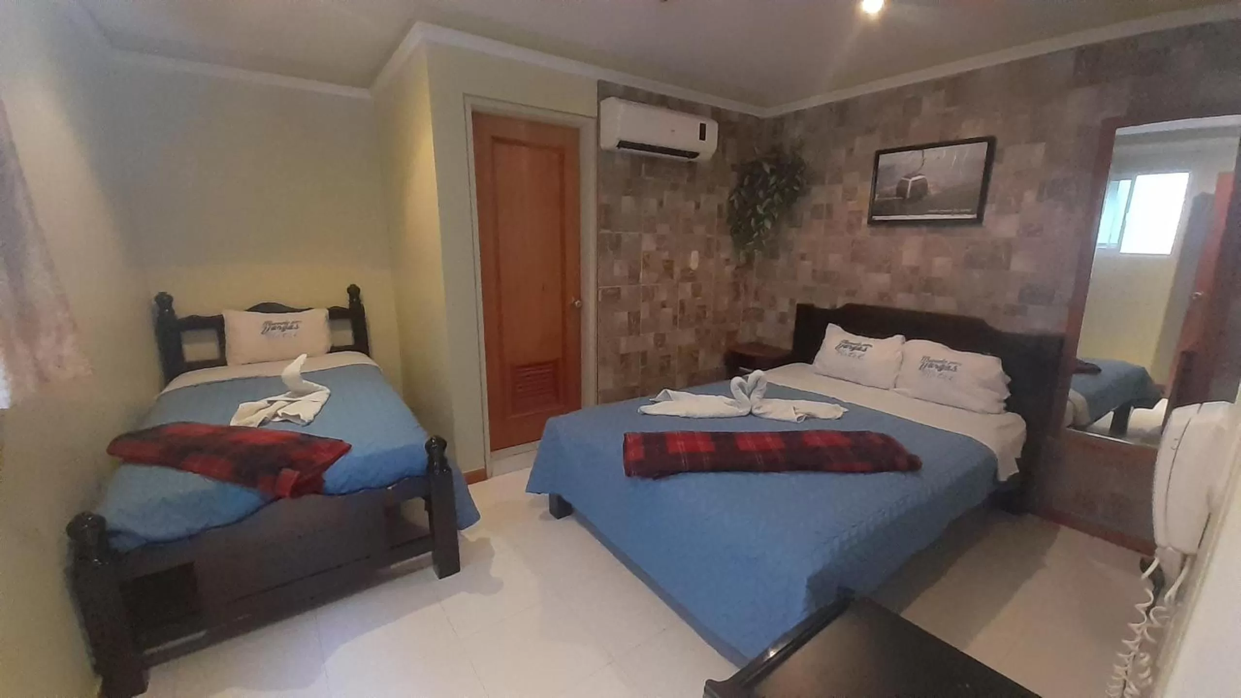 Bed in HOTEL MUEVETE POR VARGAS