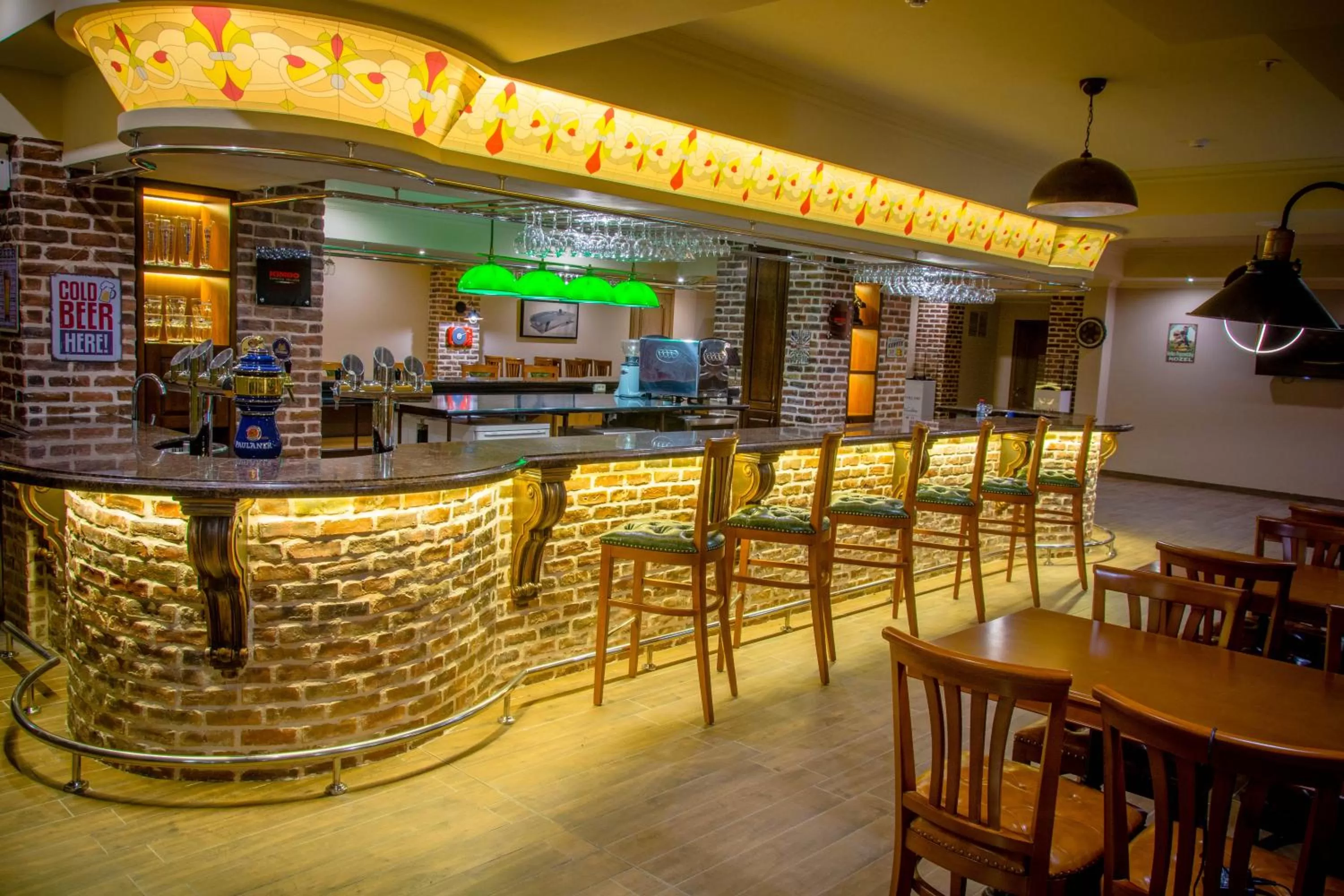 Billiard in Bristol Central Park Hotel