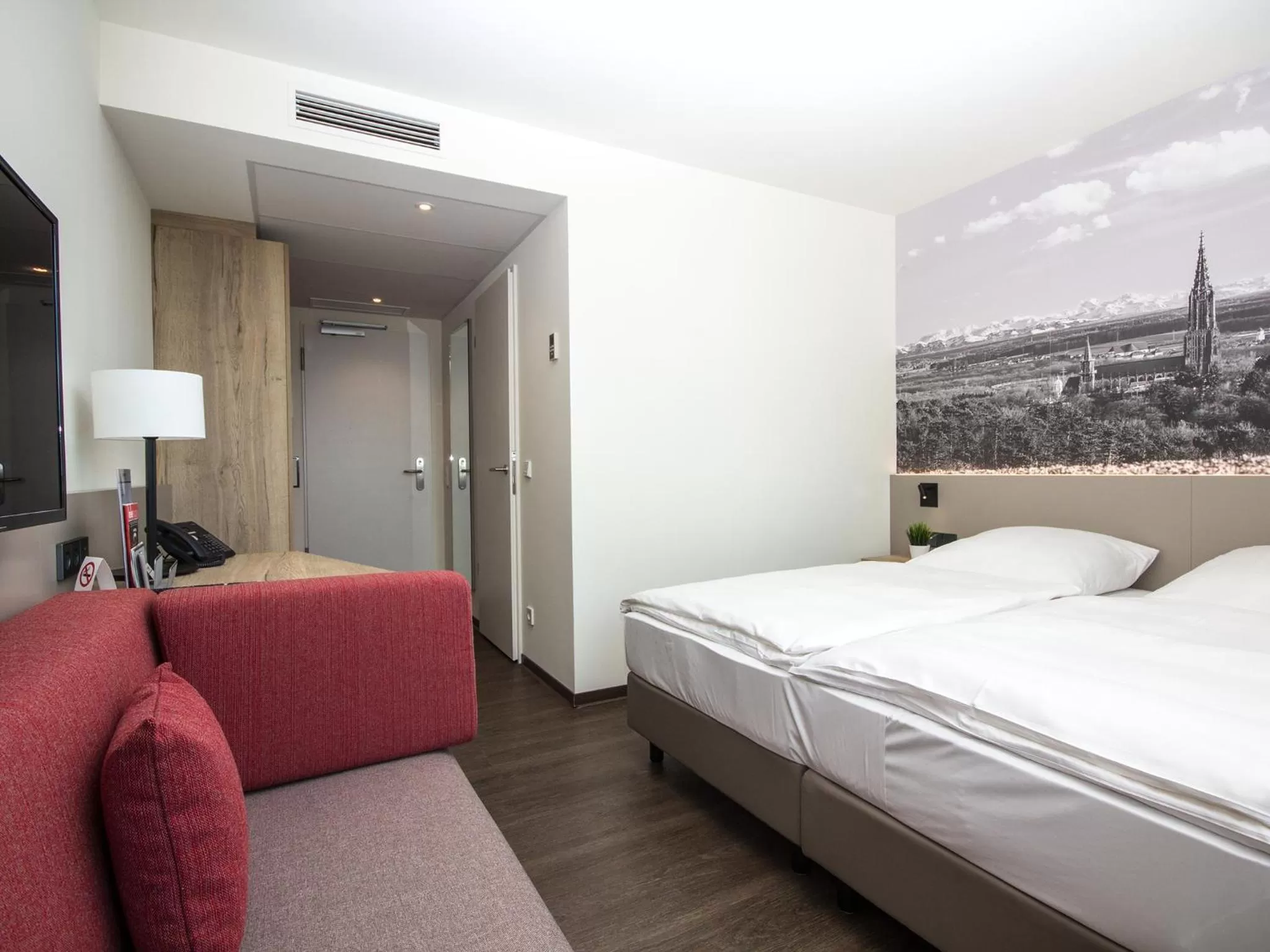 Photo of the whole room, Bed in Seligweiler Hotel & Restaurant