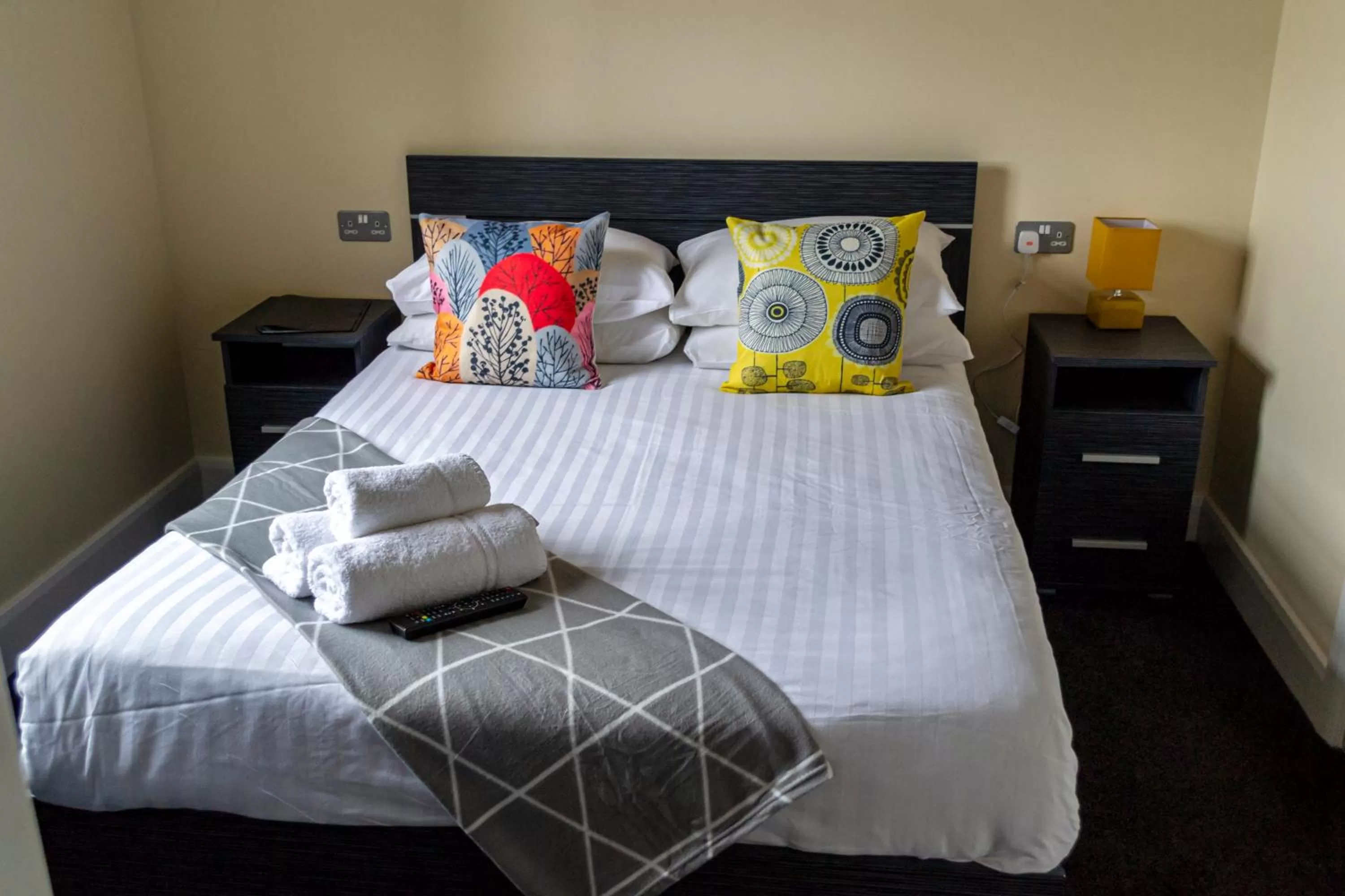 Bedroom, Bed in Potbank