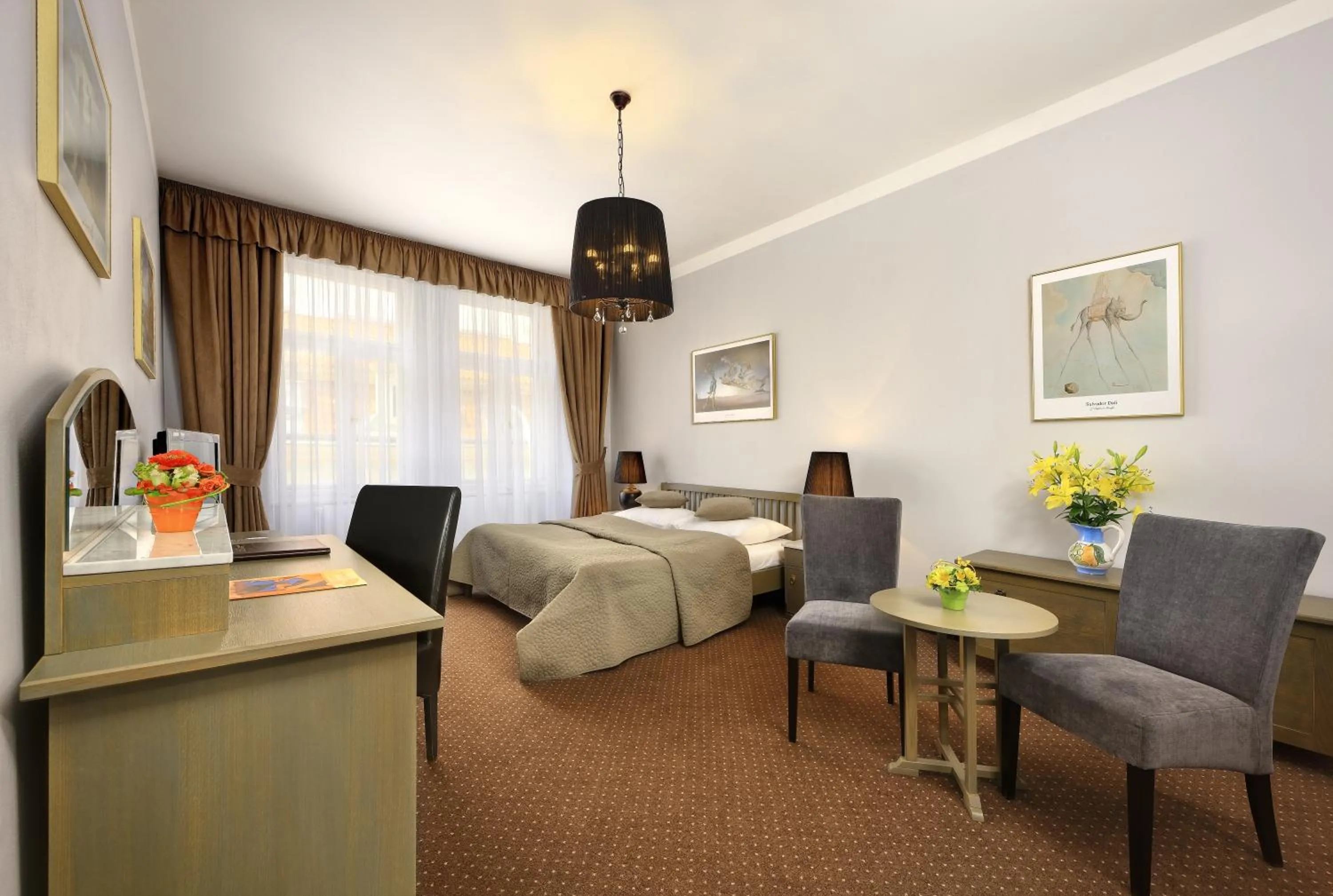 Photo of the whole room in Hotel Salvator