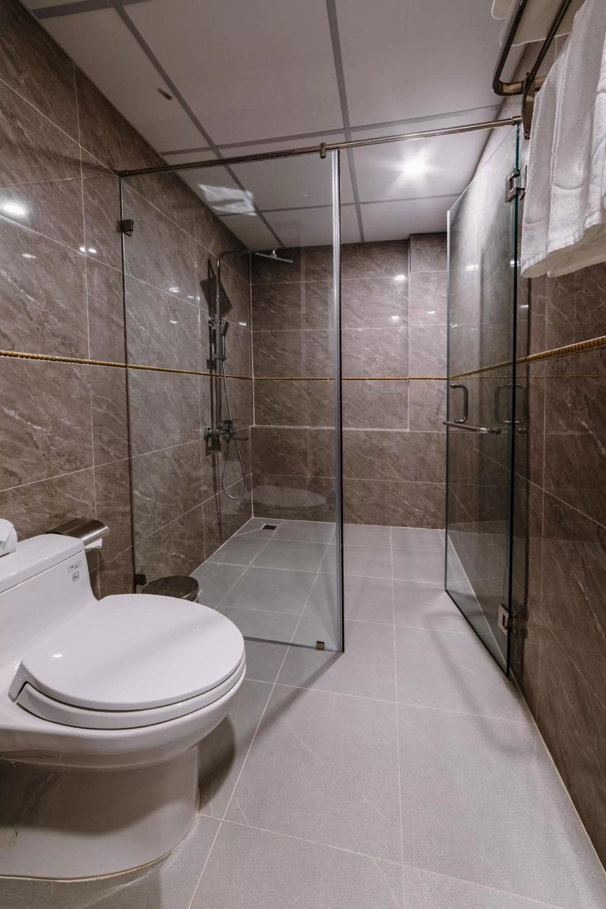 Bathroom in Saigon Hanoi Central Hotel