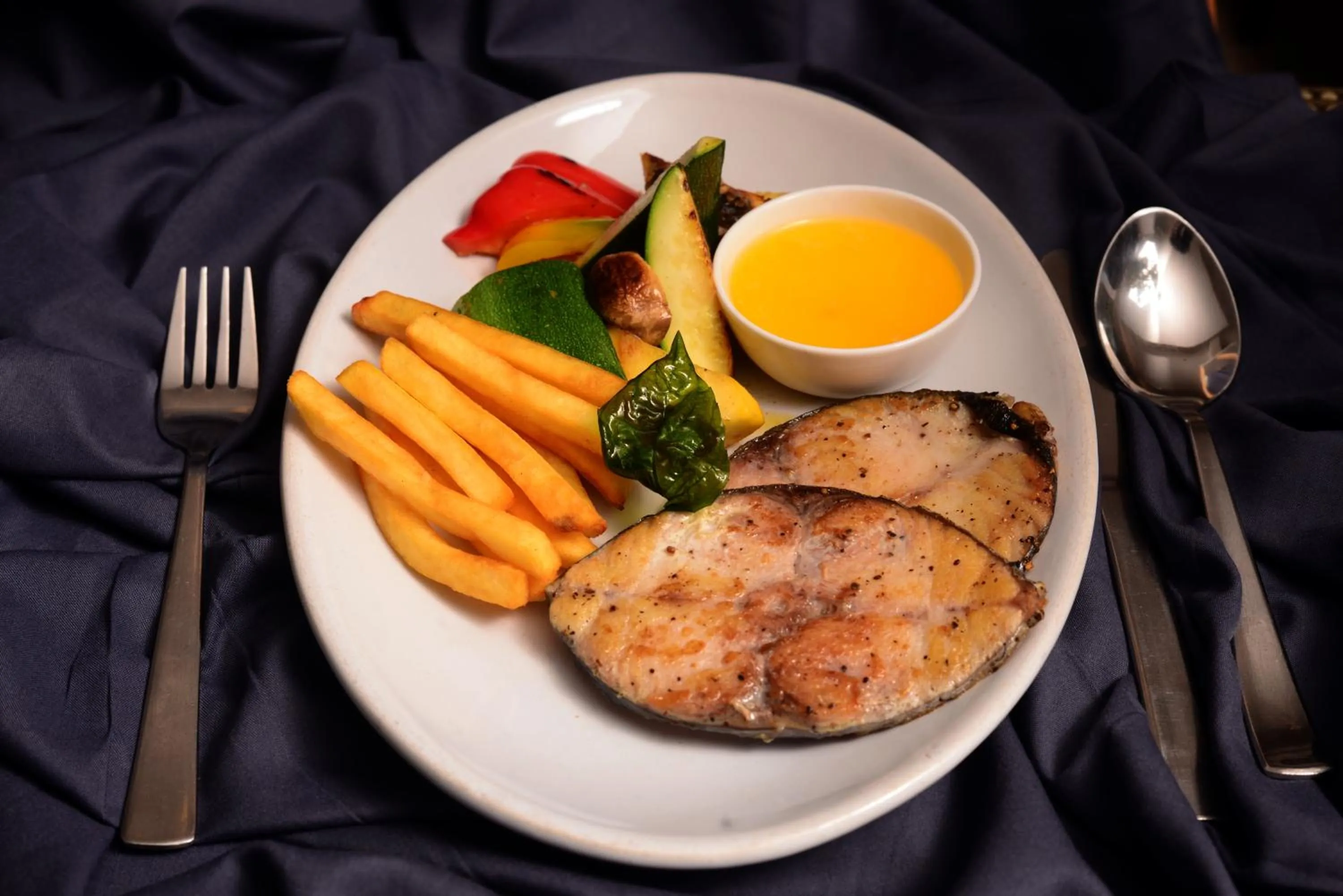 Lunch in The Hawaii Comforts Panjim Donapaula