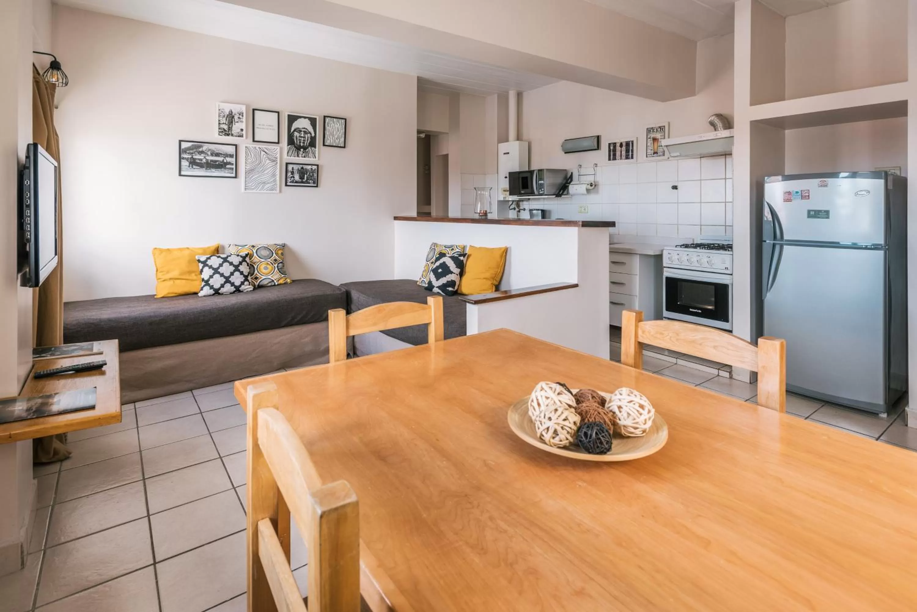 Coffee/tea facilities, Dining Area in Riviera Fueguina Apartments