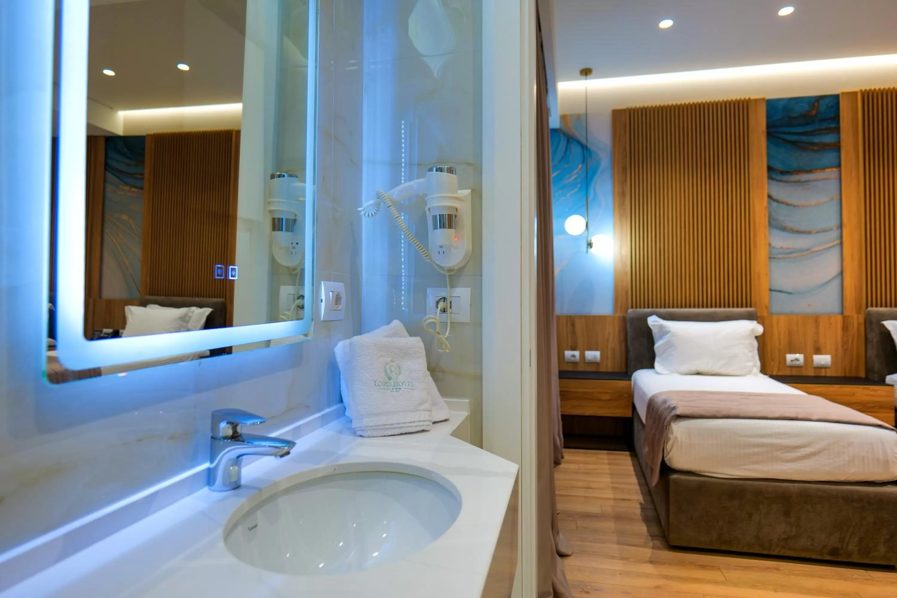 Bathroom, Bed in LORD Hotel