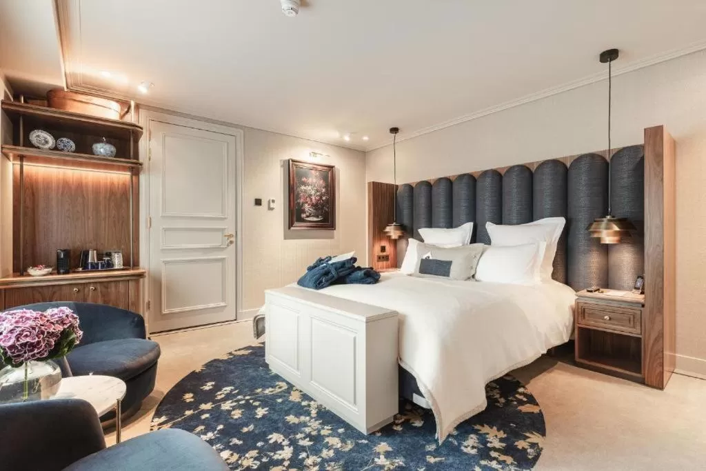 Small Double Room - (Little Room Garden View, Bath) in Hotel 717