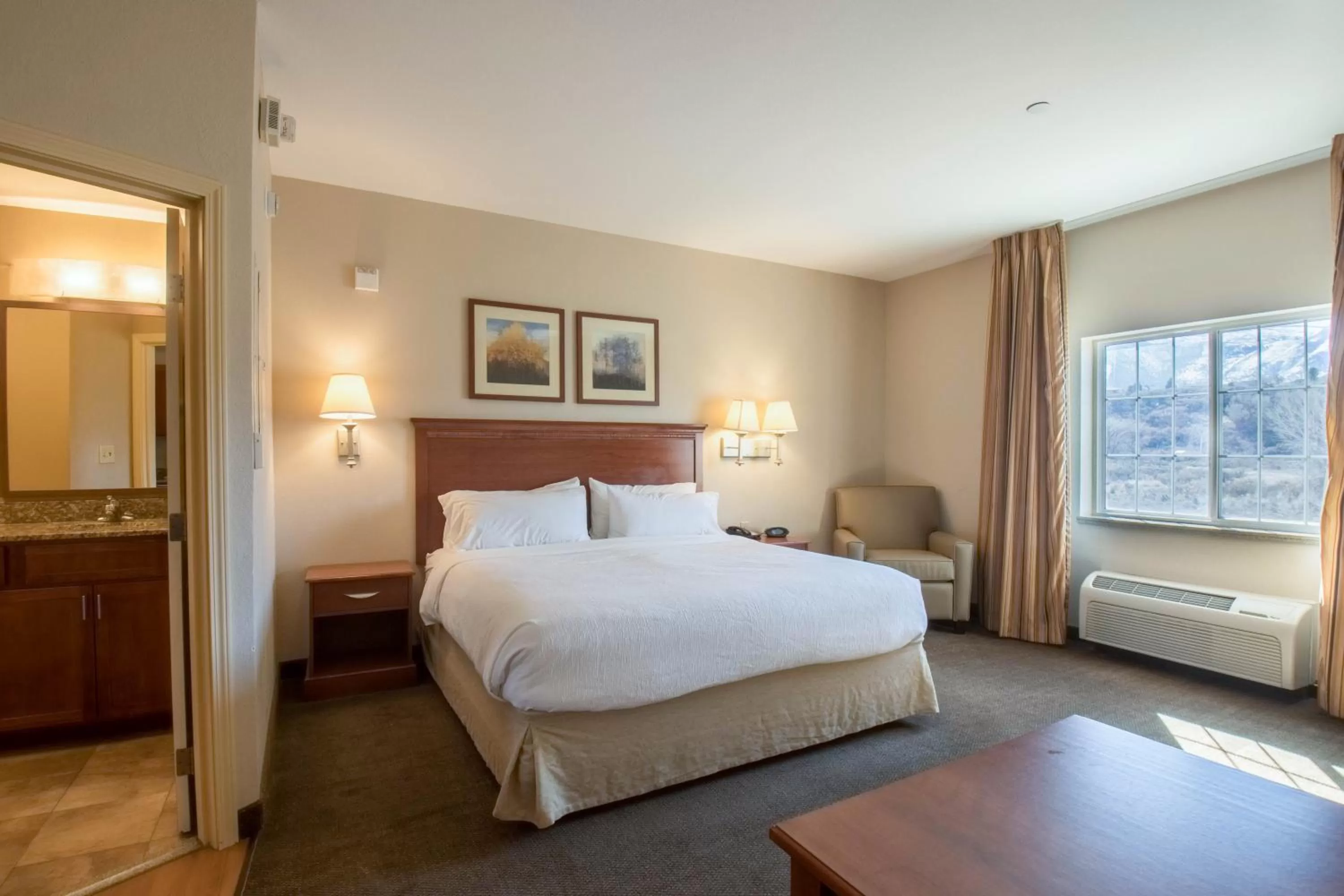 Western Slope Suites Parachute