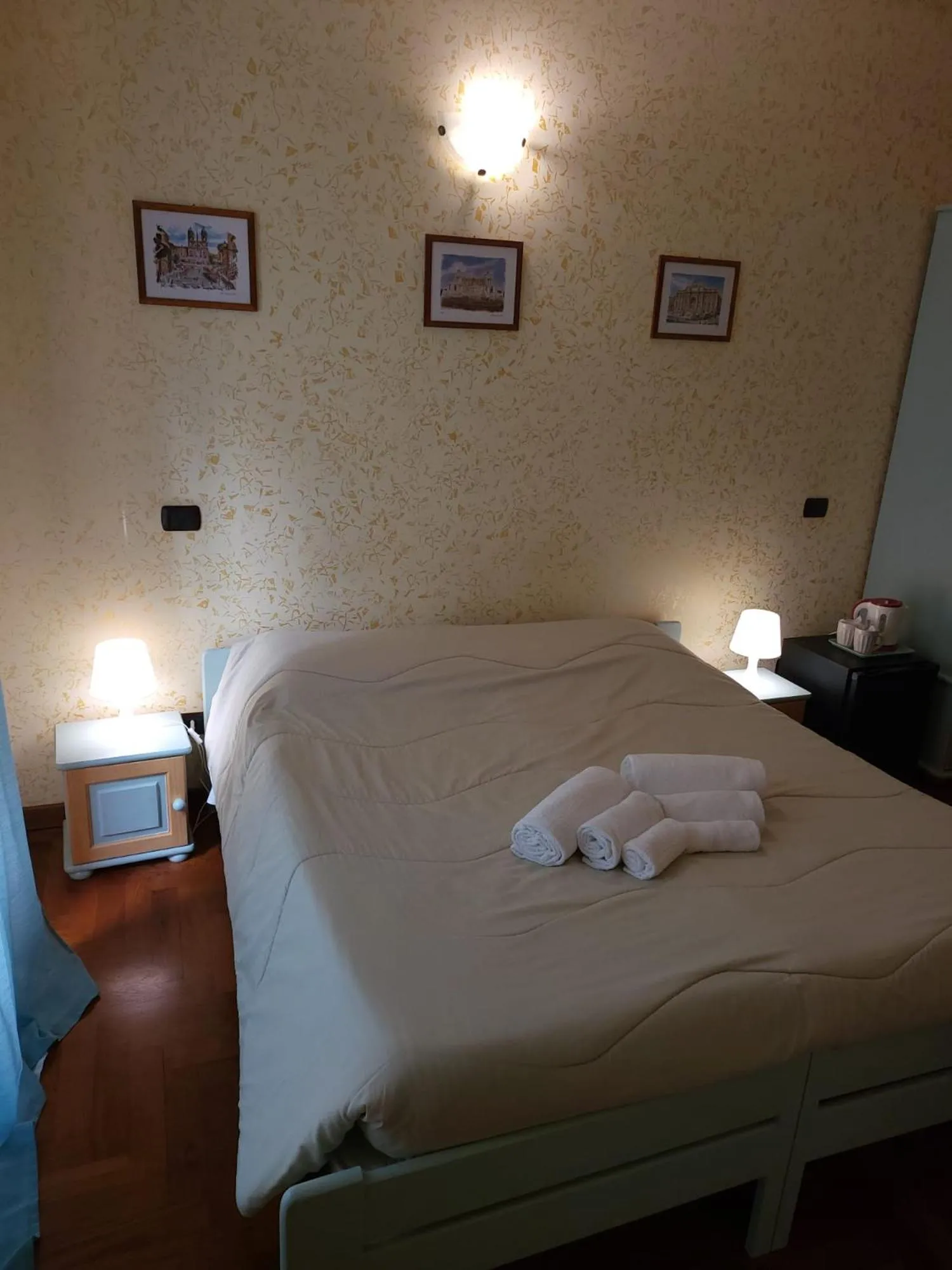 Bed in St. Peter's Rooms Rome