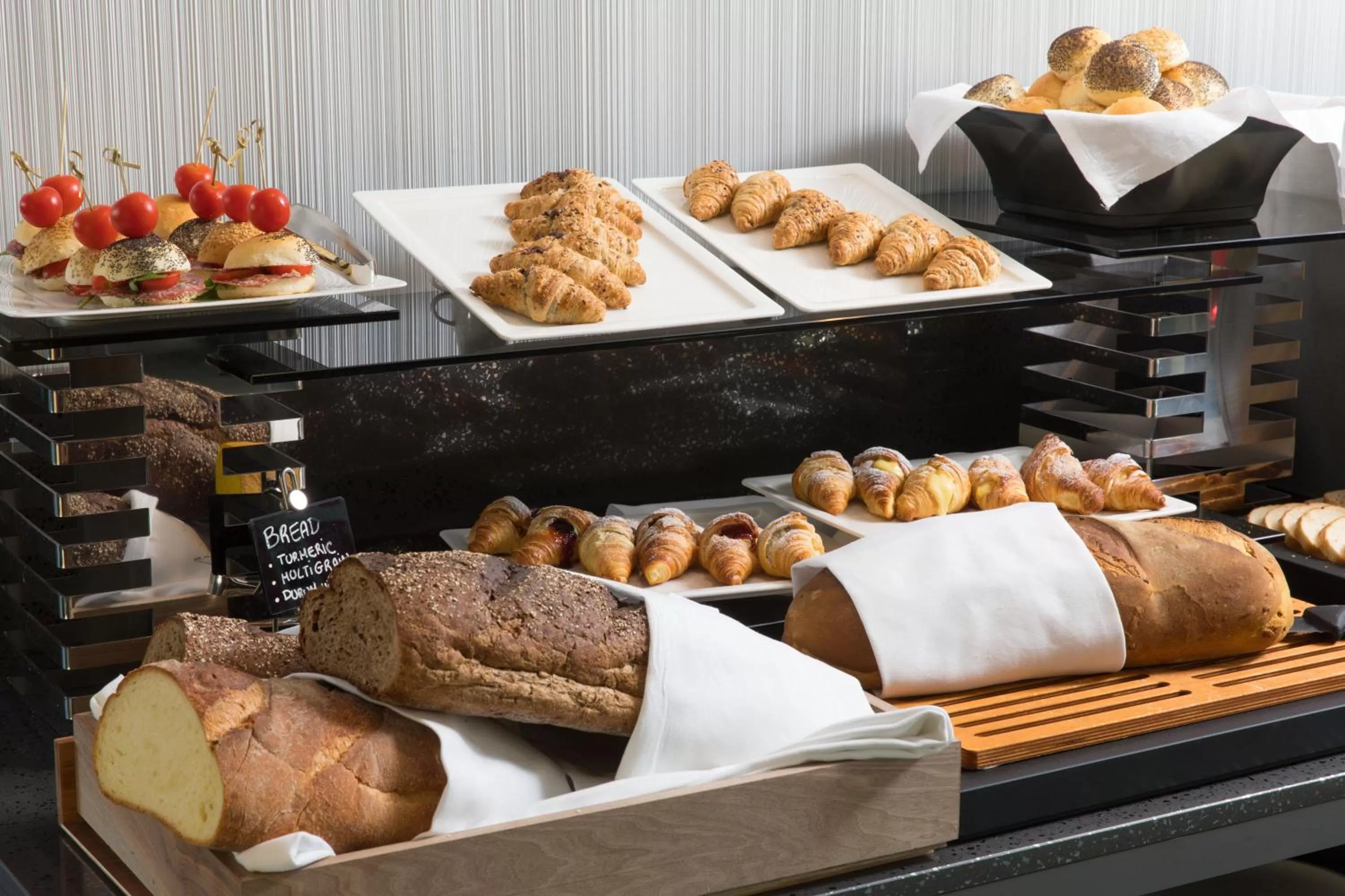 Buffet breakfast in iQ Hotel Milano
