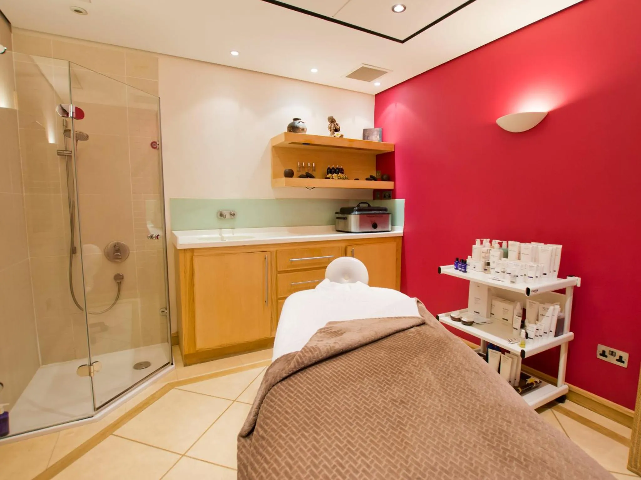 Spa and wellness centre/facilities, Bed in TLH Toorak Hotel - TLH Leisure, Entertainment and Spa Resort