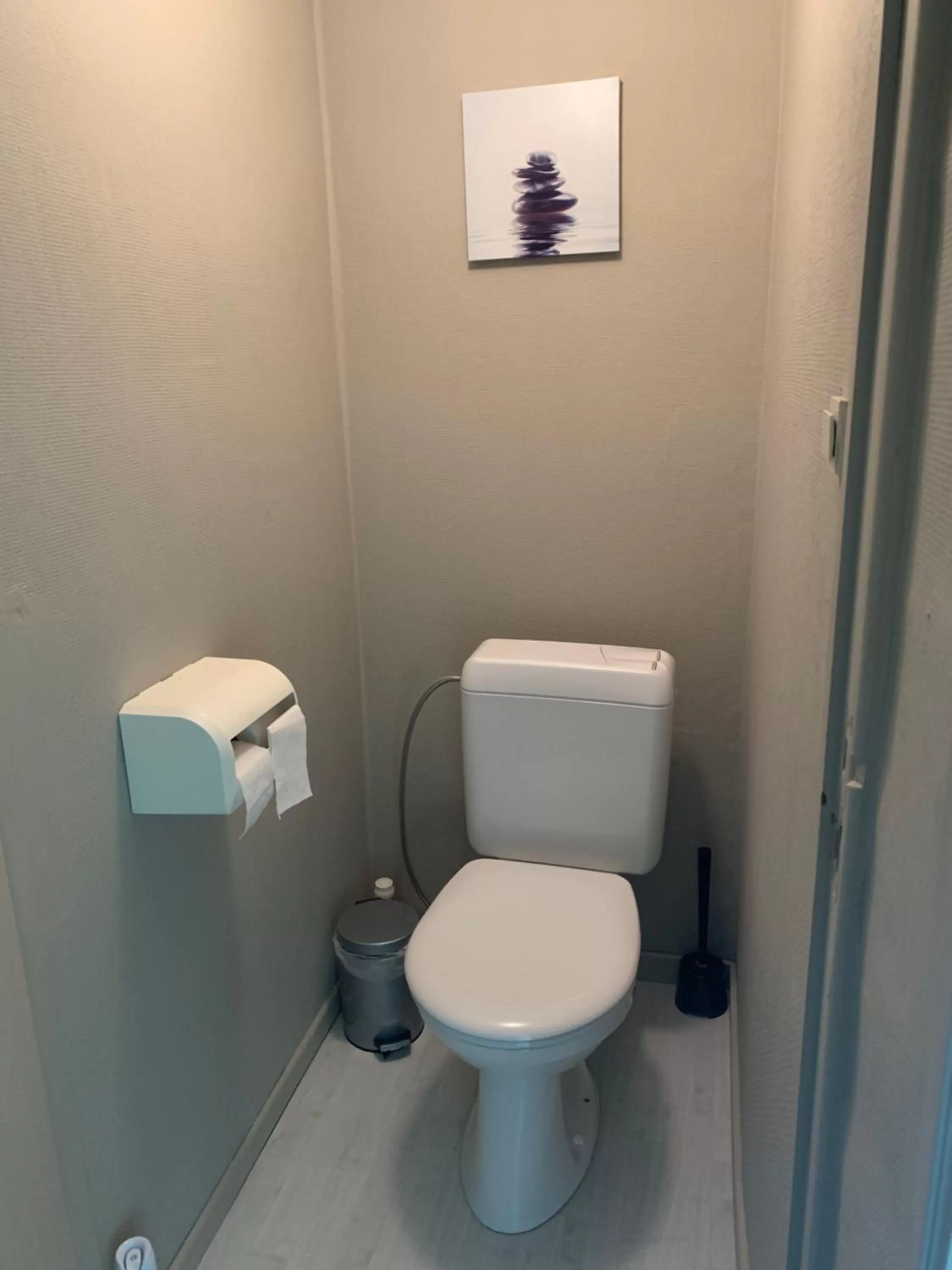 Toilet in Carpe Diem