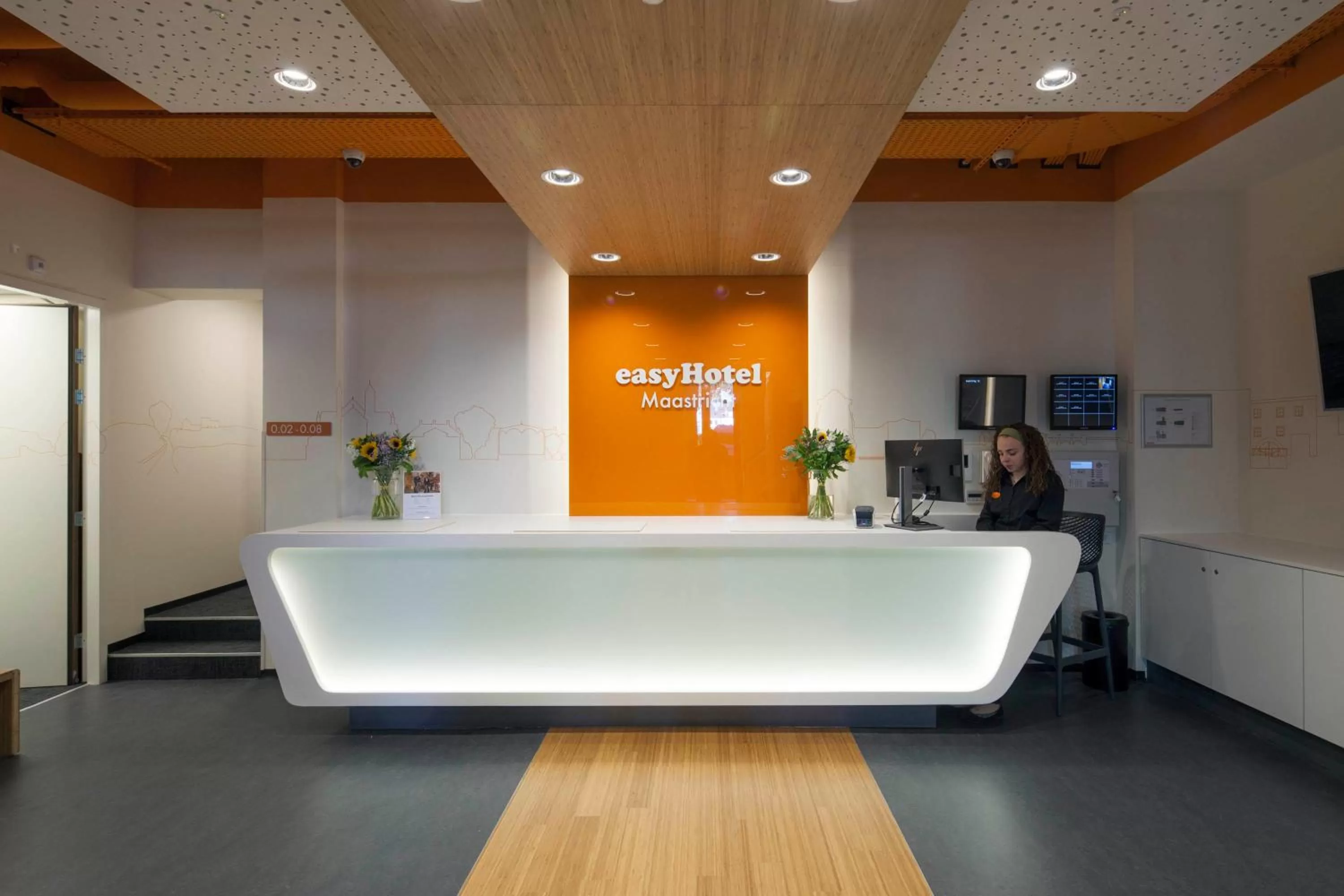 Lobby or reception in easyHotel Maastricht City Centre