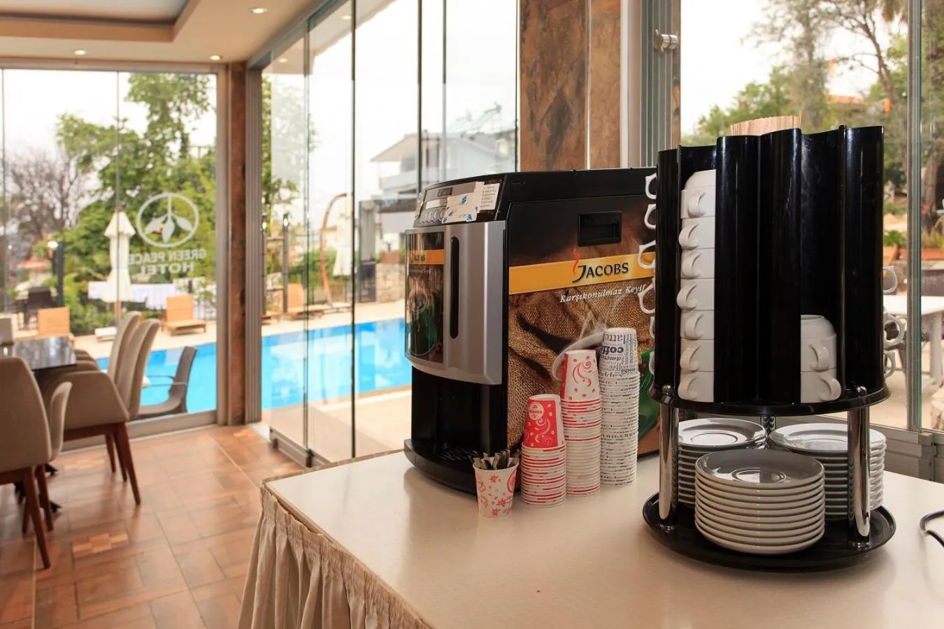 Restaurant/places to eat in Green Peace Hotel