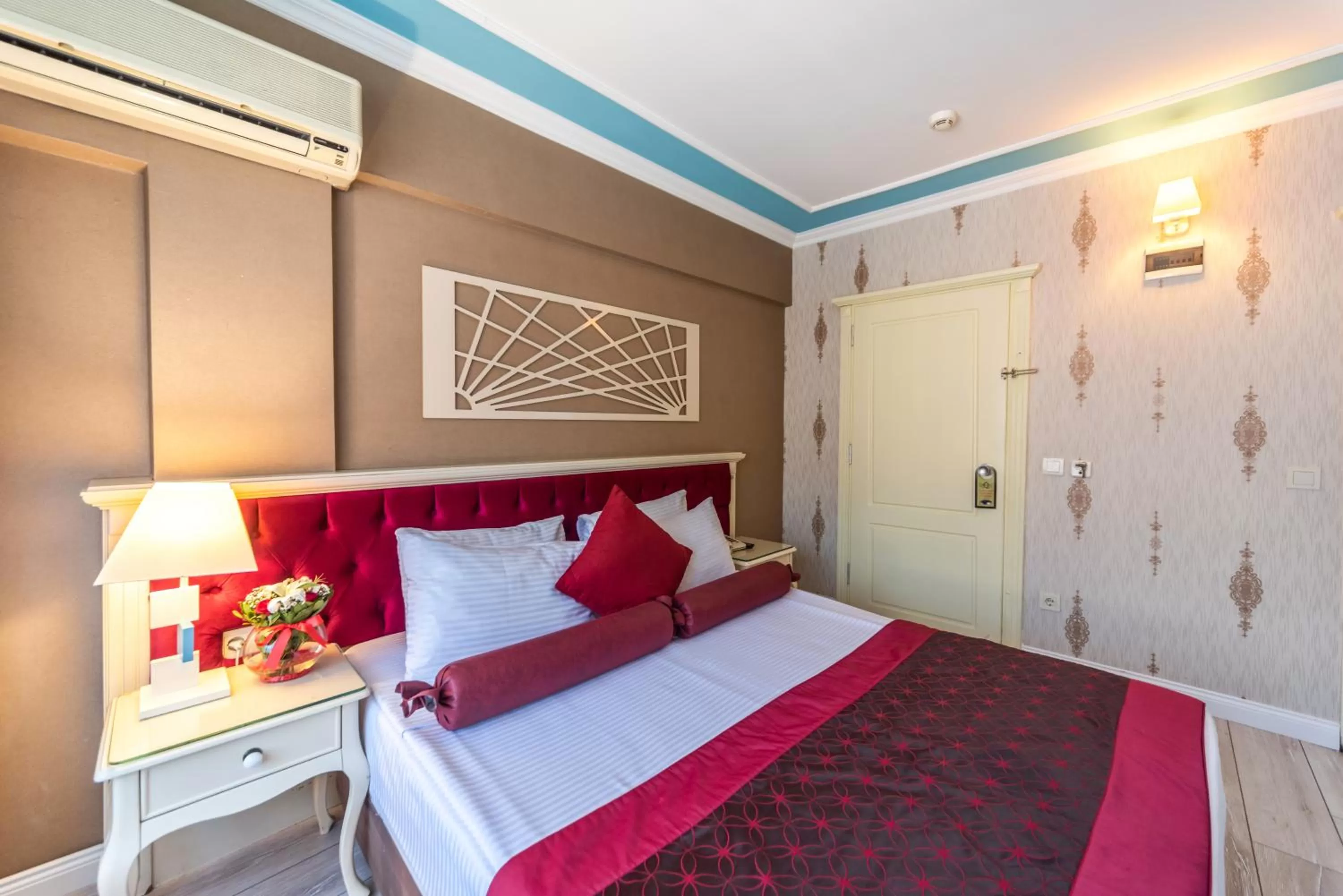 Photo of the whole room, Bed in Viva Deluxe Hotel