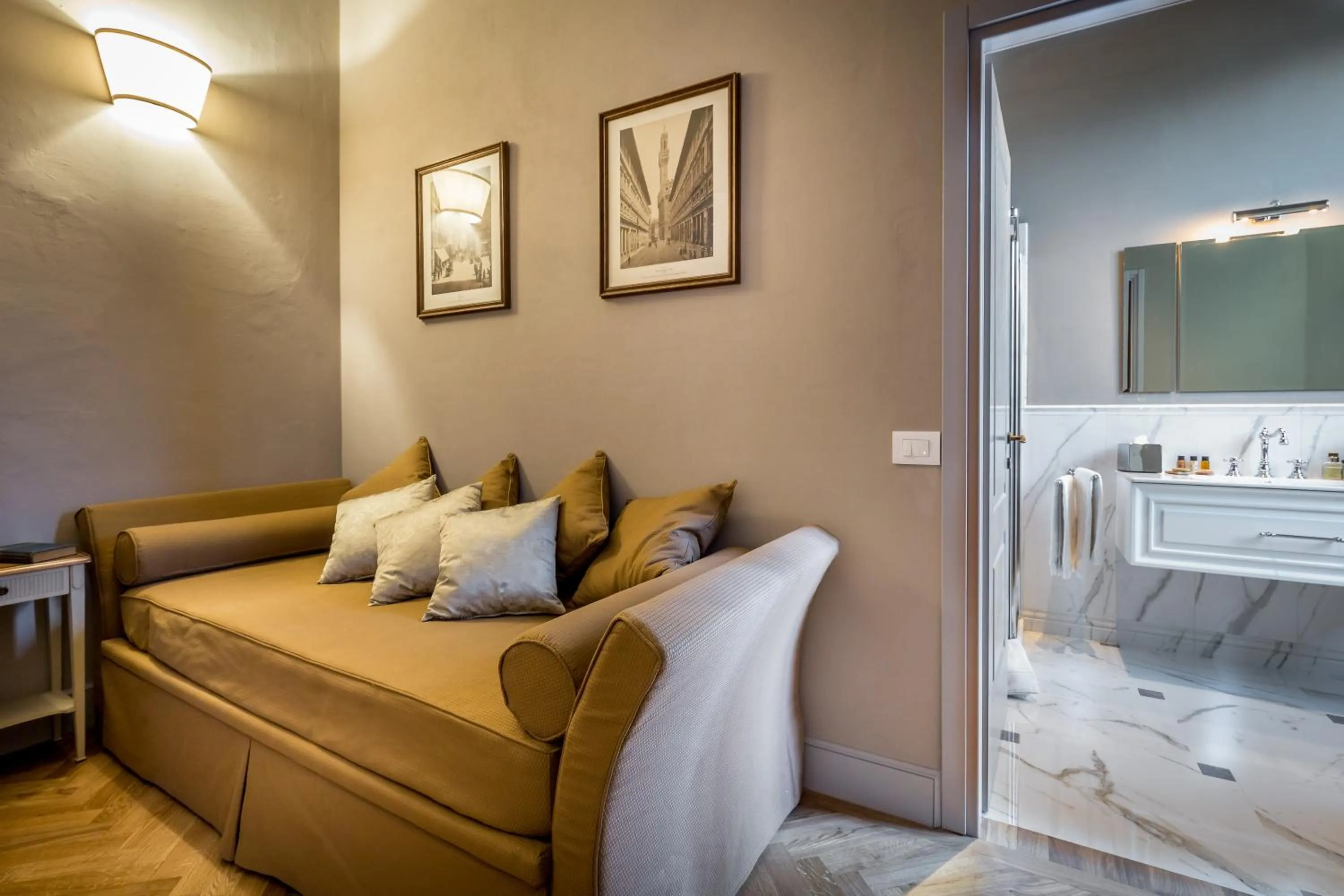 Bedroom in Palazzo Ridolfi - Residenza d'Epoca