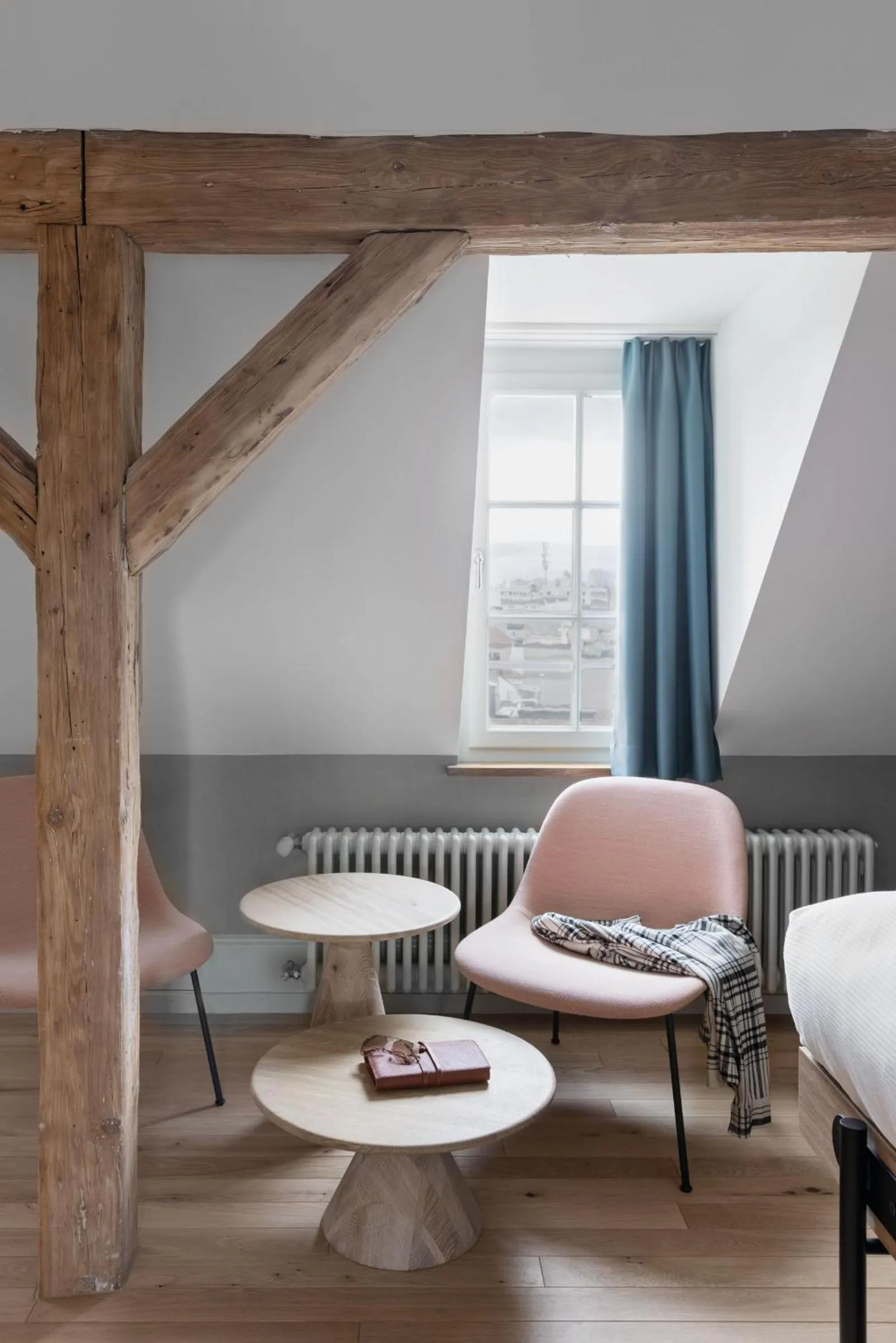 Seating area in Stay KooooK Bern City - Online Check In