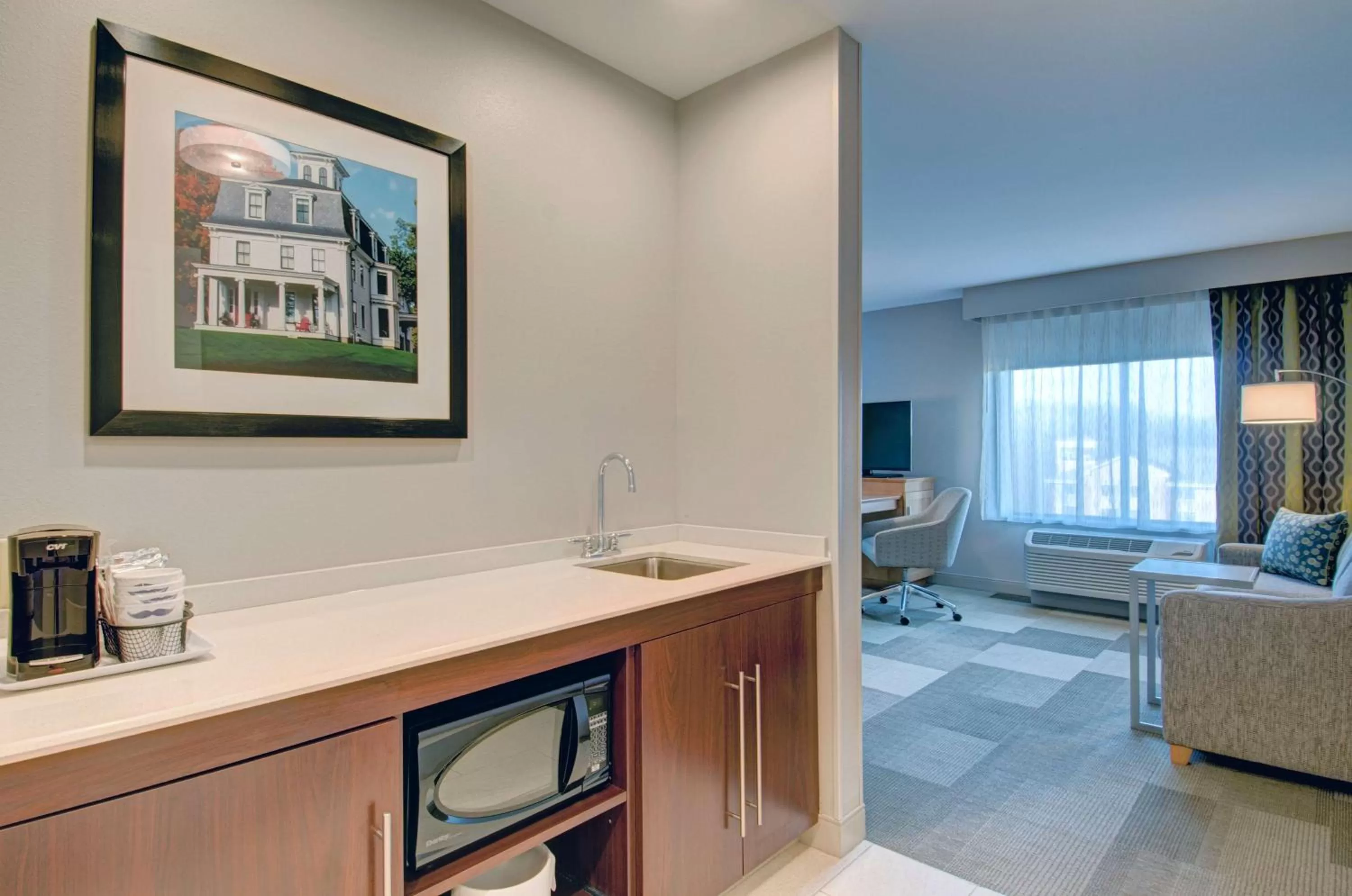 Kitchen or kitchenette in Hampton Inn Boston - Westborough