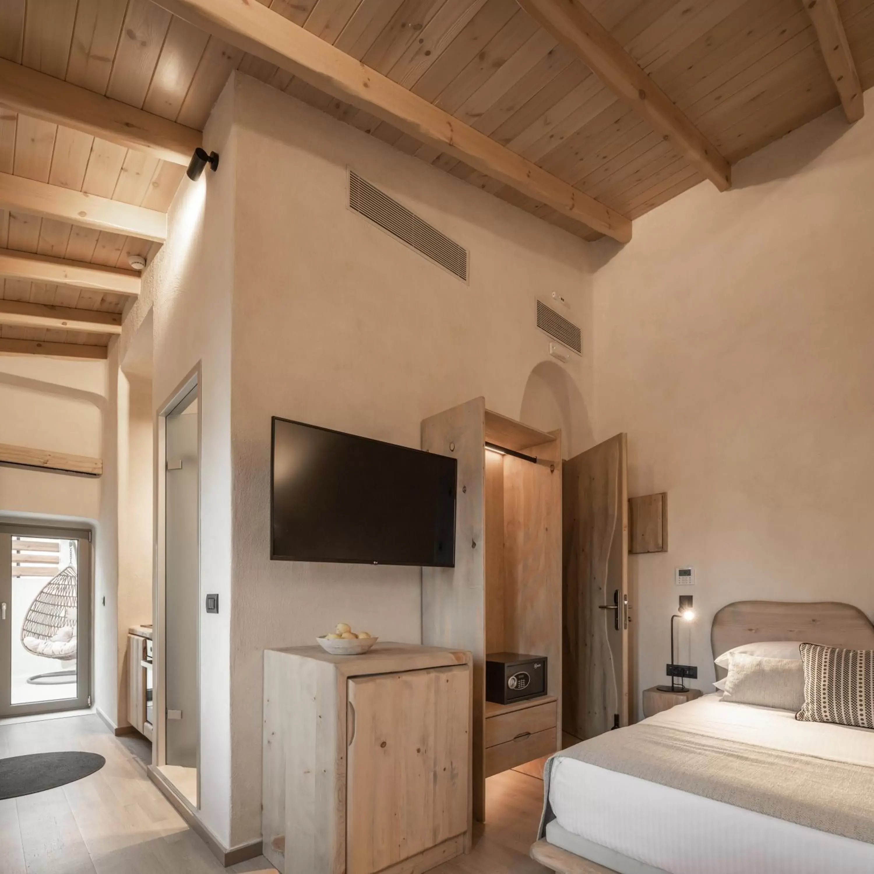 Suite with Hot Tub in Manili Boutique Suites & Villas Suite with Hot Tub in Manili Boutique Suites & Villas