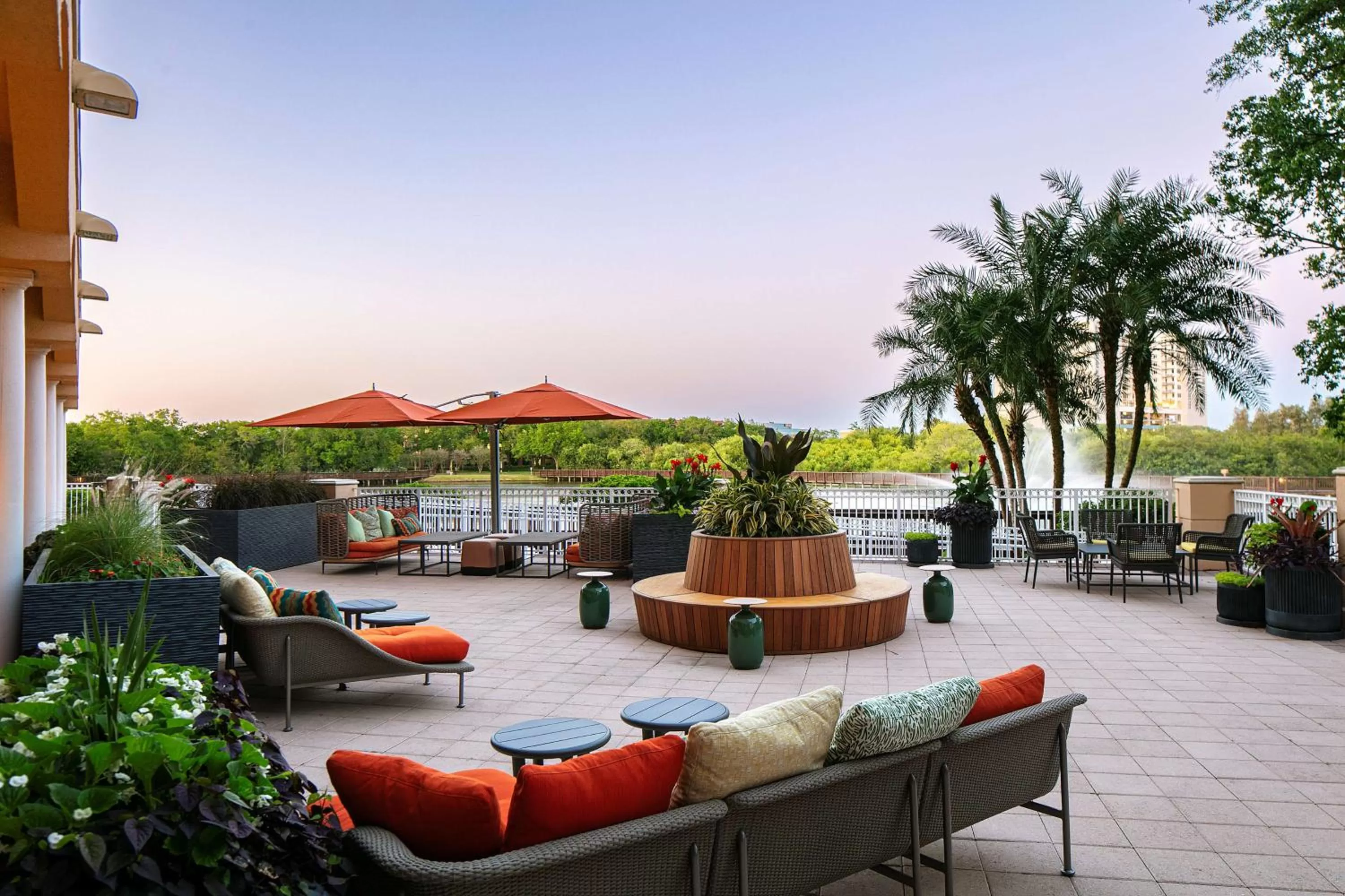 Restaurant/places to eat in Hilton St. Petersburg Carillon Park