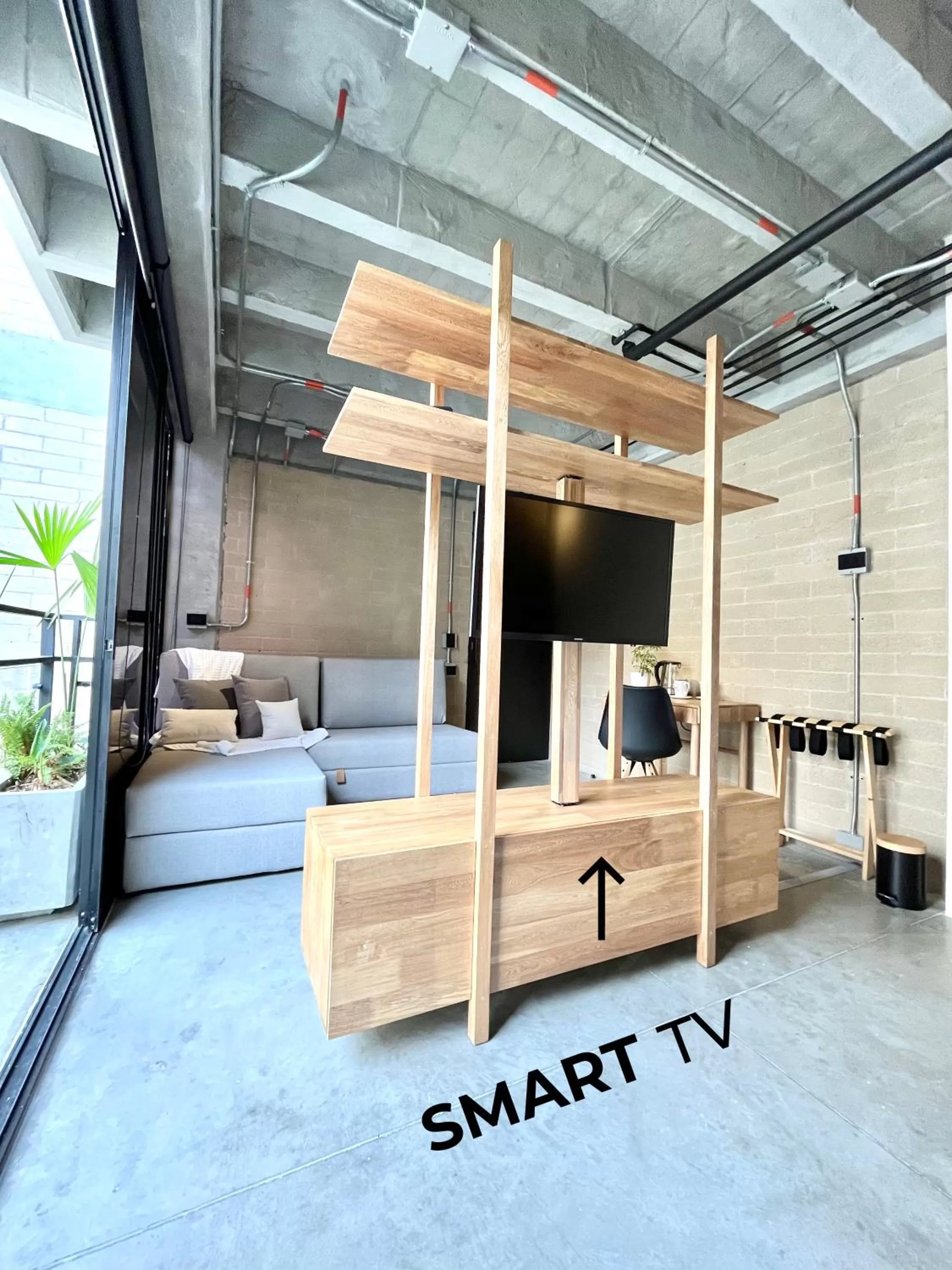 TV and multimedia in Beminimal Hotel