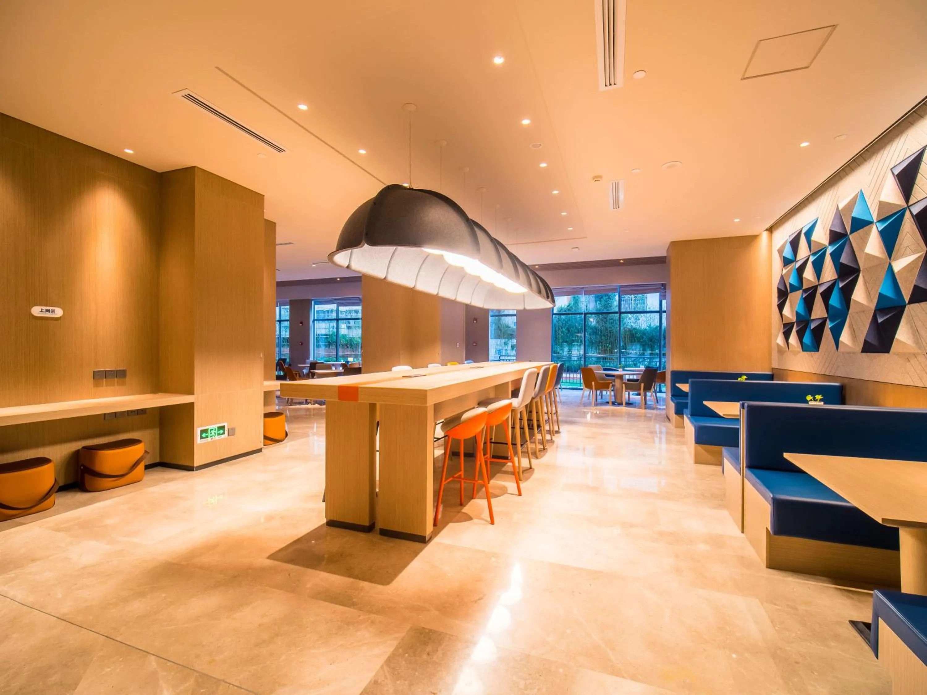 Lobby or reception in Holiday Inn Express Kunming West by IHG