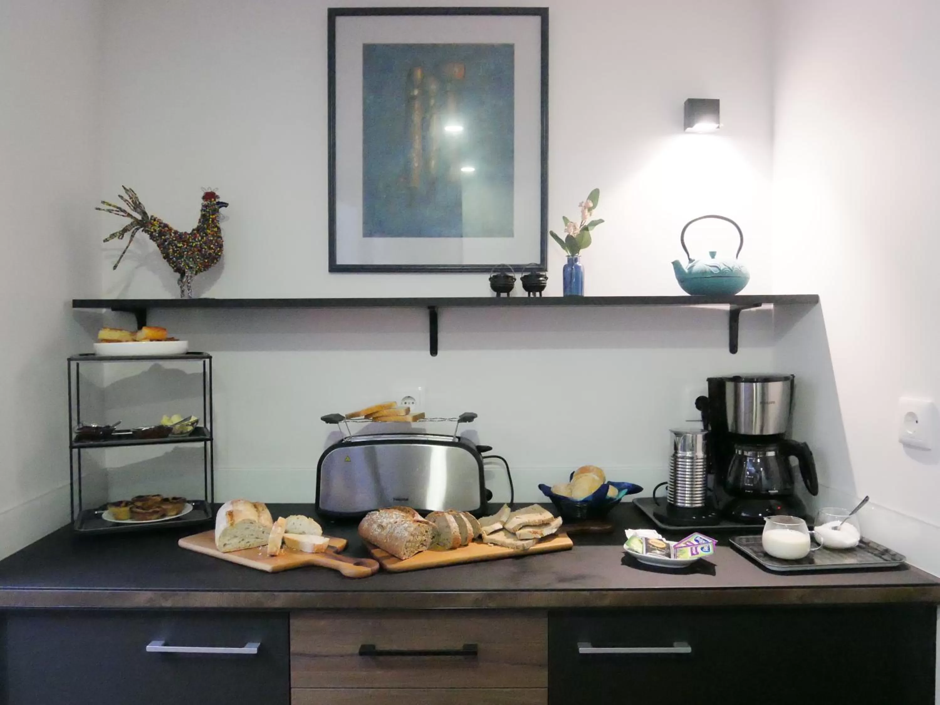 Coffee/tea facilities in Serra do Pilar Porto Suites