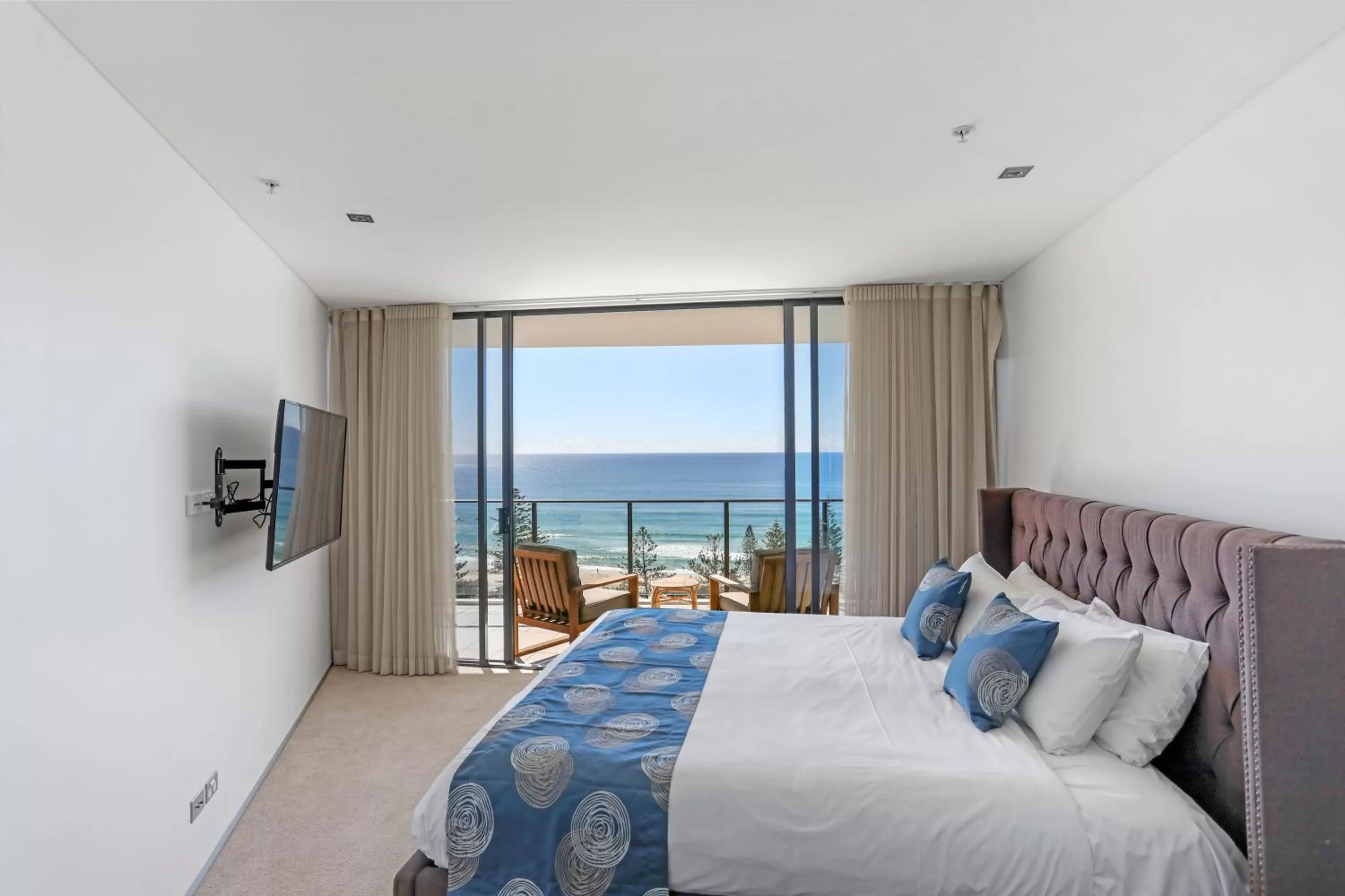 Bedroom, Bed in Ambience on Burleigh Beach