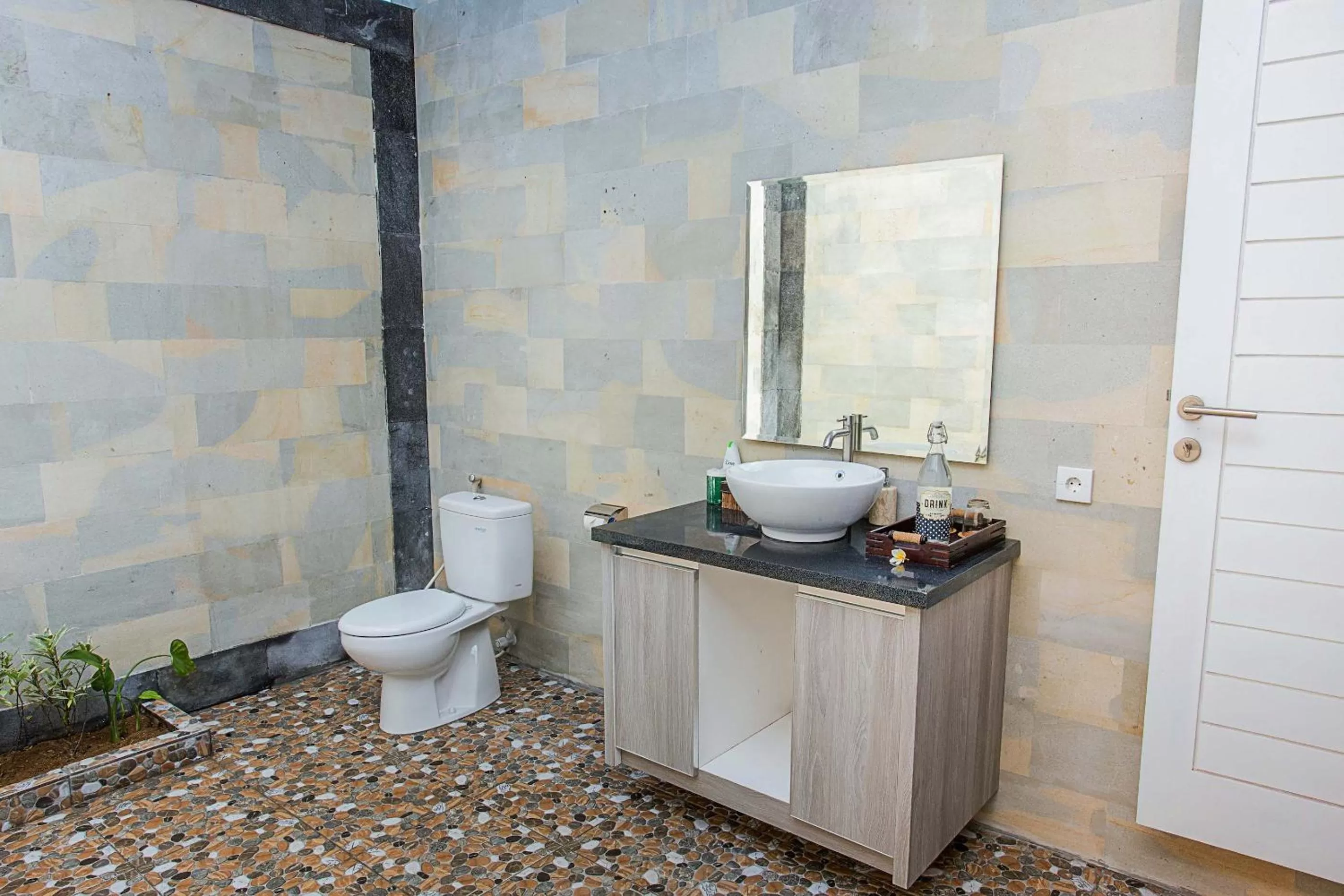 Toilet in Sanghyang Bay Villas