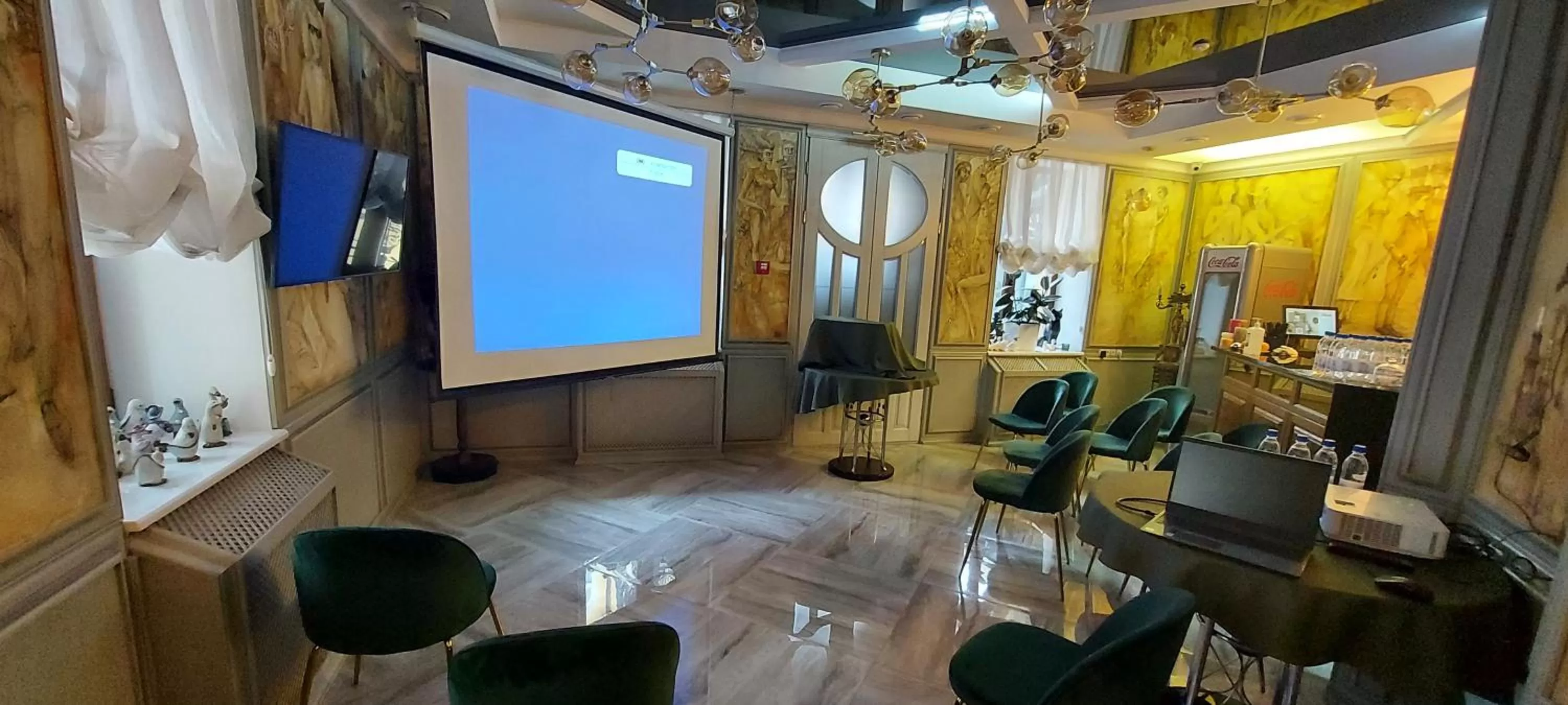 Property building in Hotel "Mandarin Clubhouse"