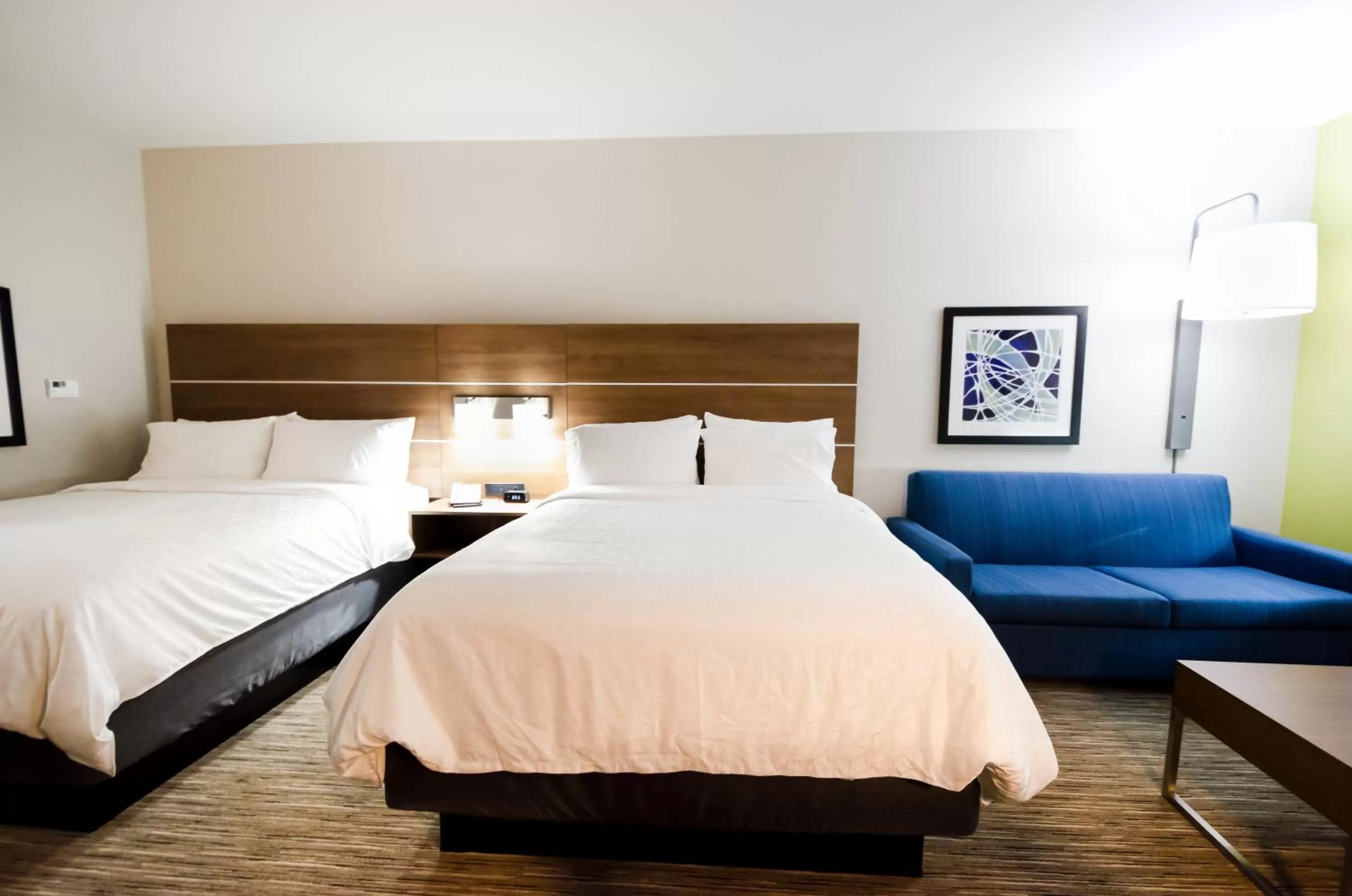 Bed in Holiday Inn Express & Suites Taylor by IHG