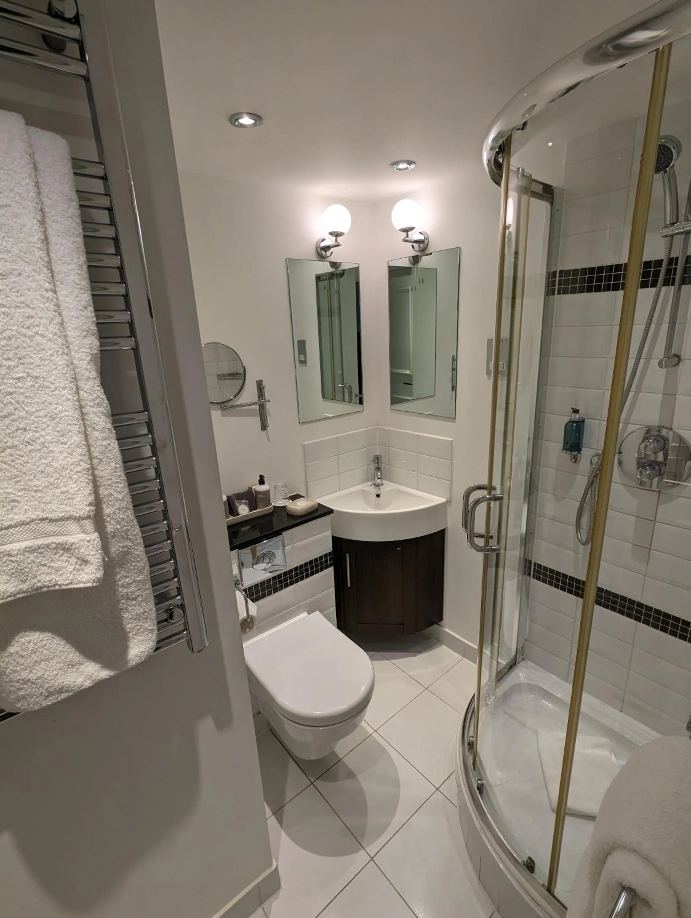 Shower in Beaufort House - Knightsbridge