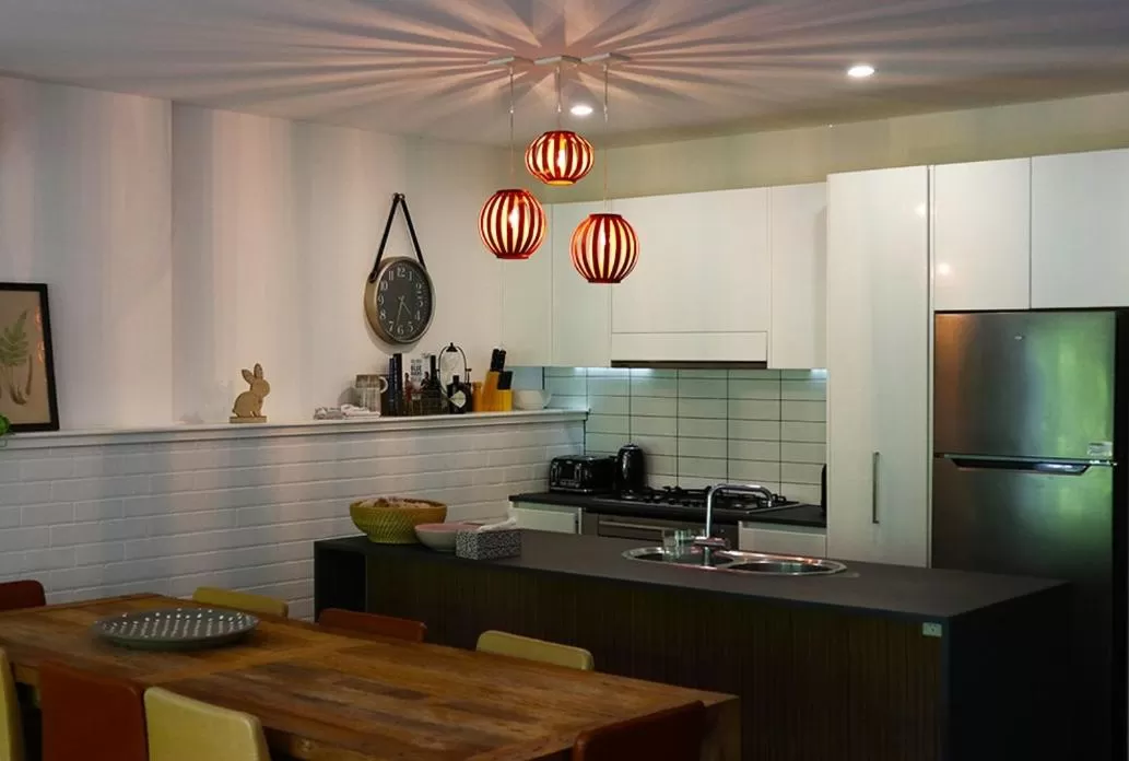 Kitchen or kitchenette in Byron Butter Factory Apartments